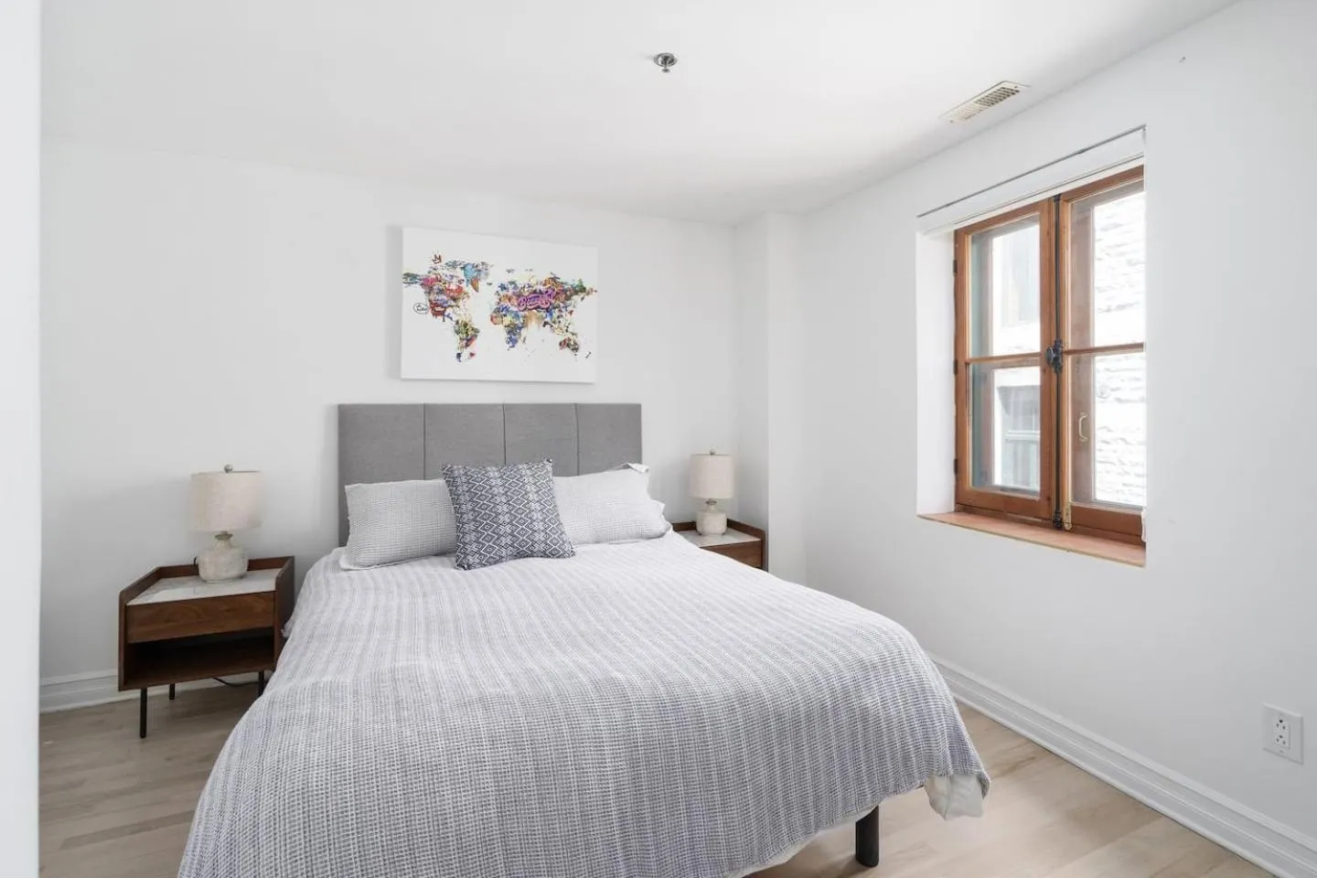 Bed in Le Nomade MTL