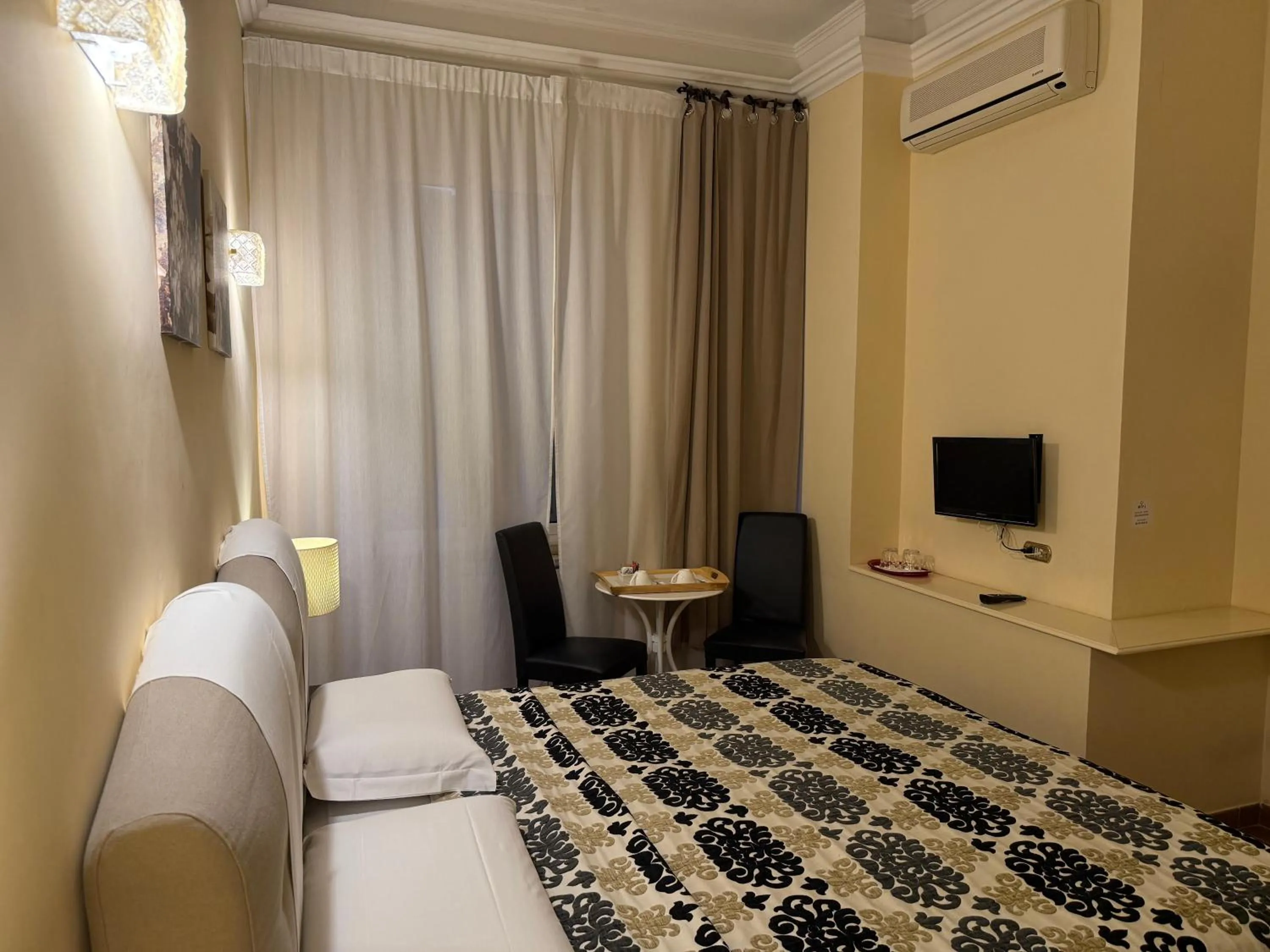 Bedroom, Bed in Glamour Center Of Rome