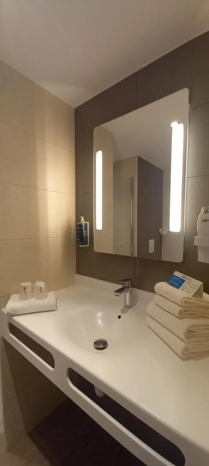 Brit Hotel Ploermel - Hotel de l'Hippodrome