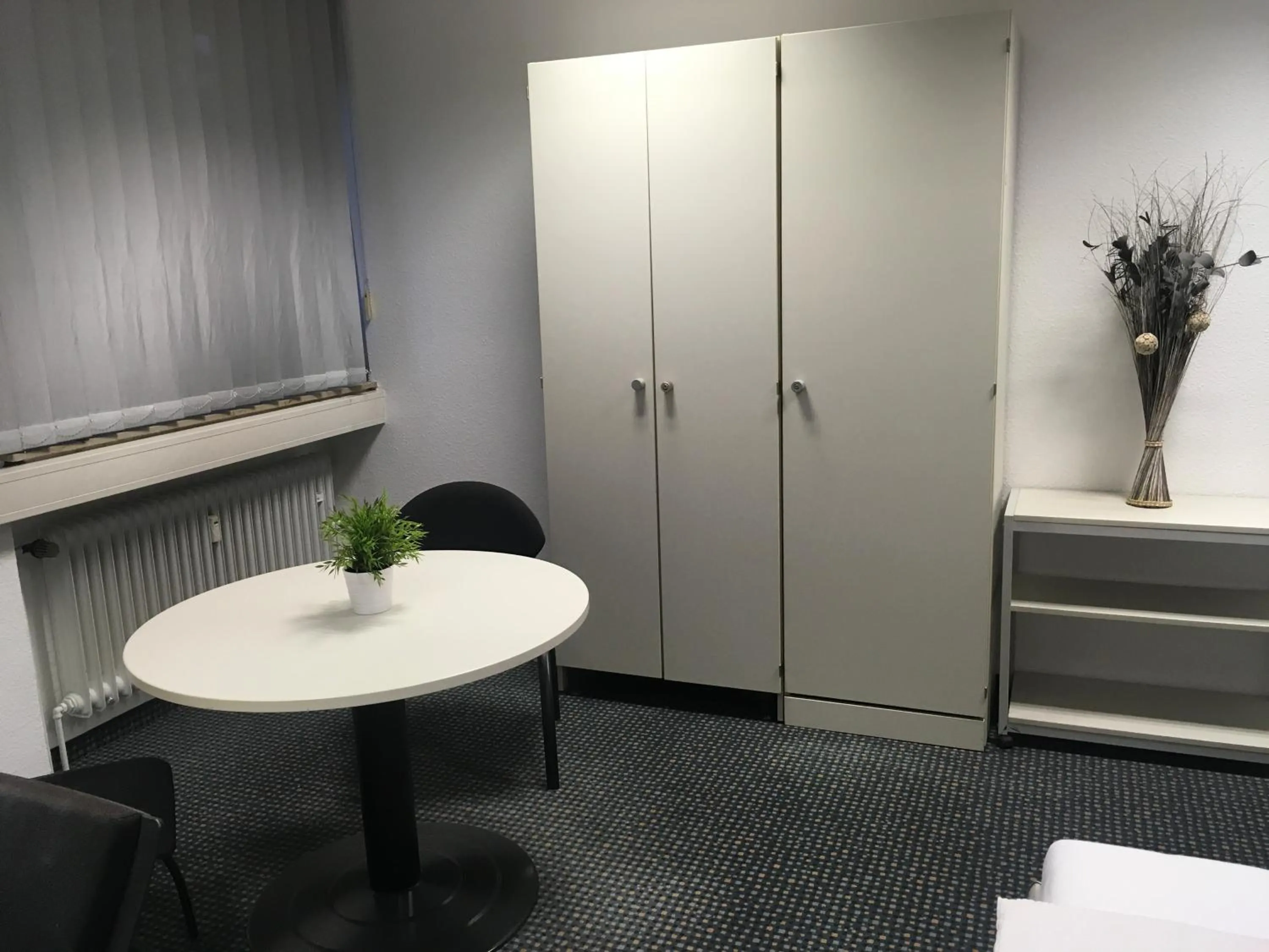 Seating area in Hostel Hamm by Geronimo