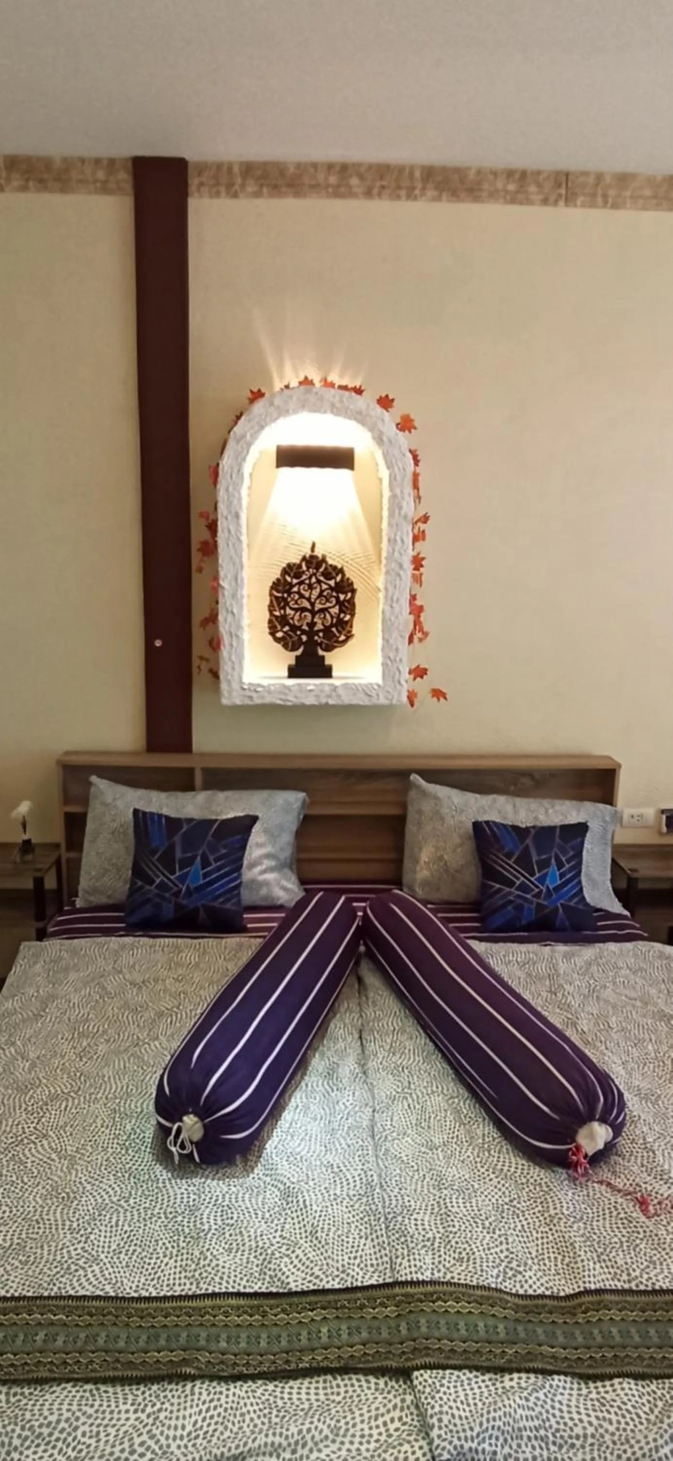 Bed in Touch the Wind