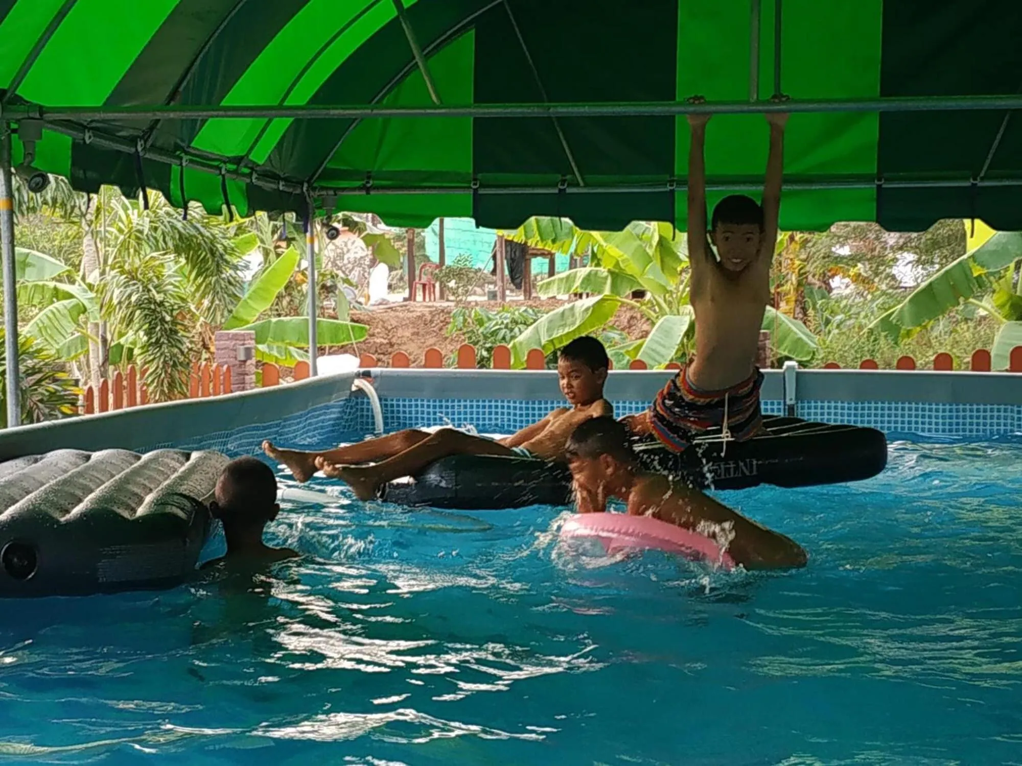 Swimming pool in Touch the Wind