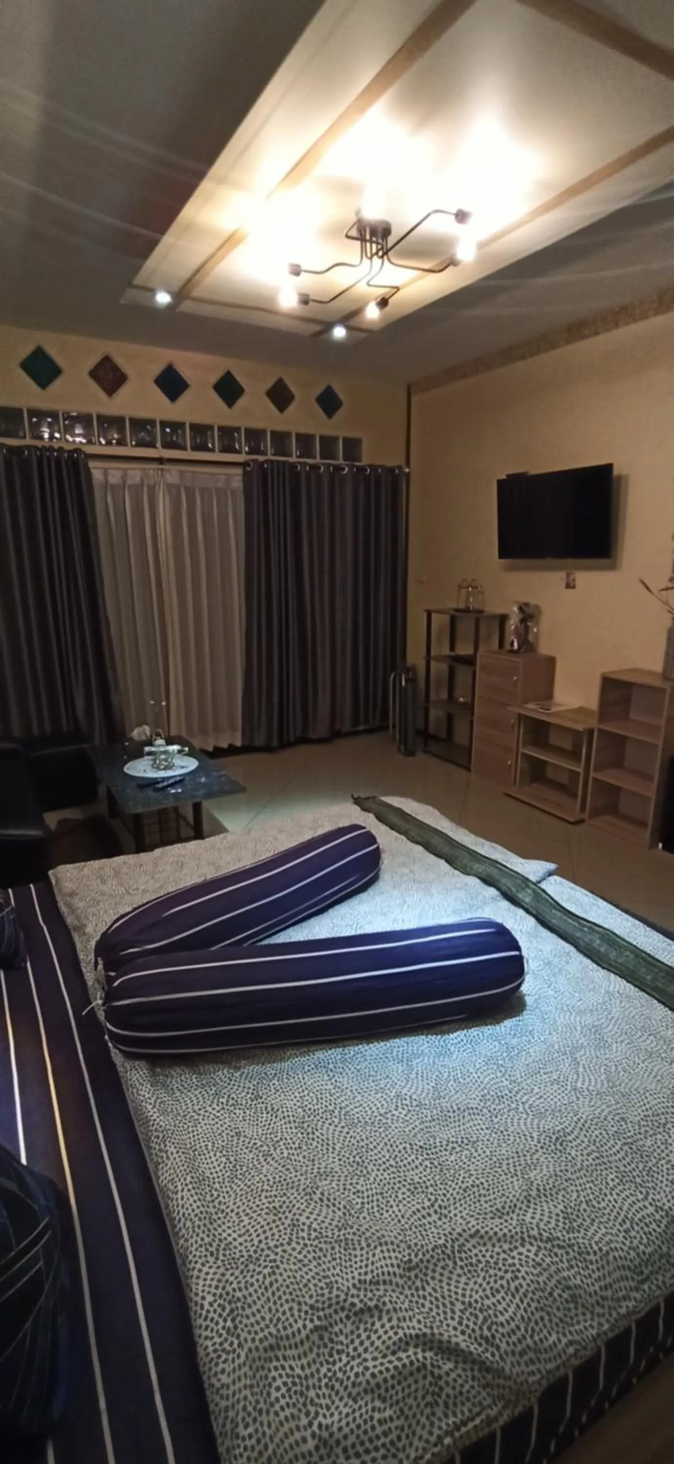 Living room, Bed in Touch the Wind