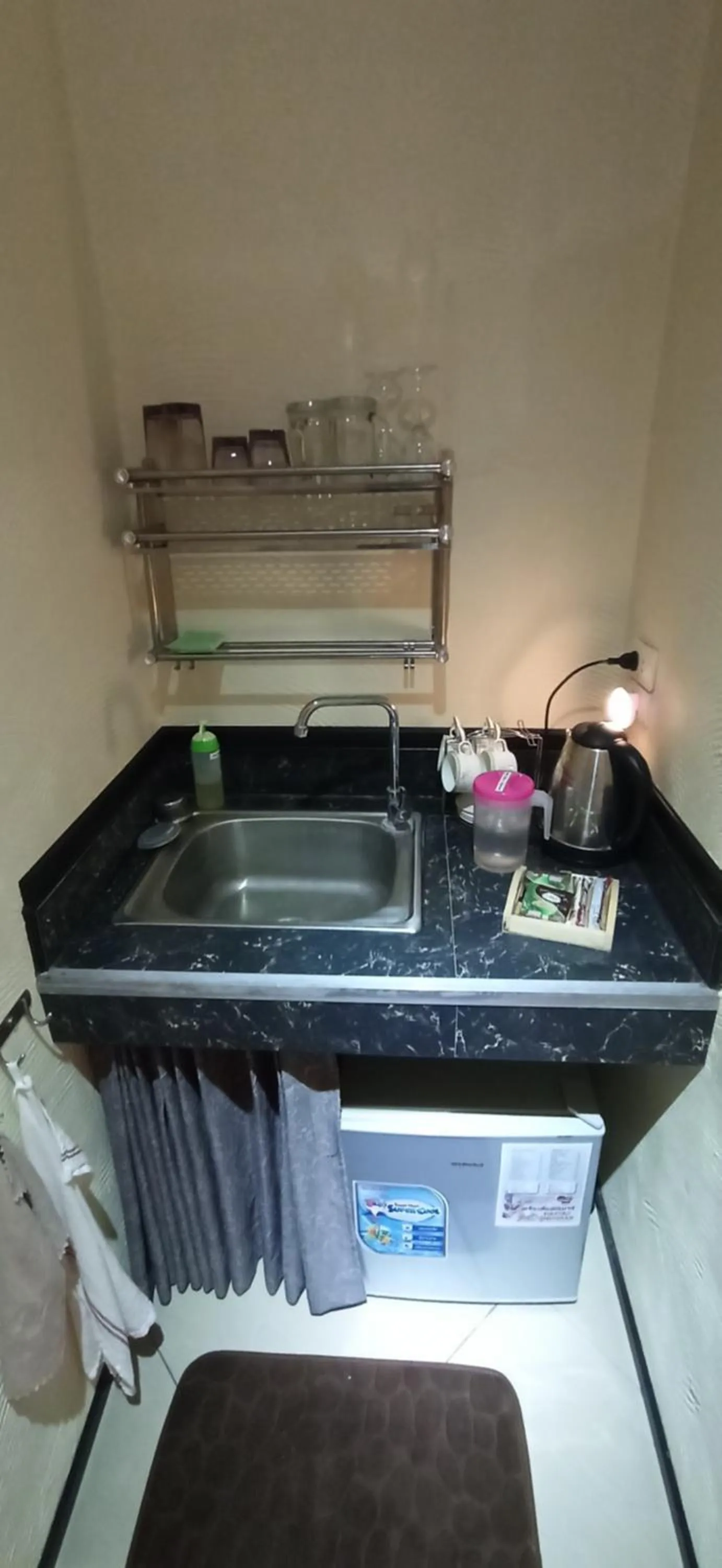 kitchen in Touch the Wind