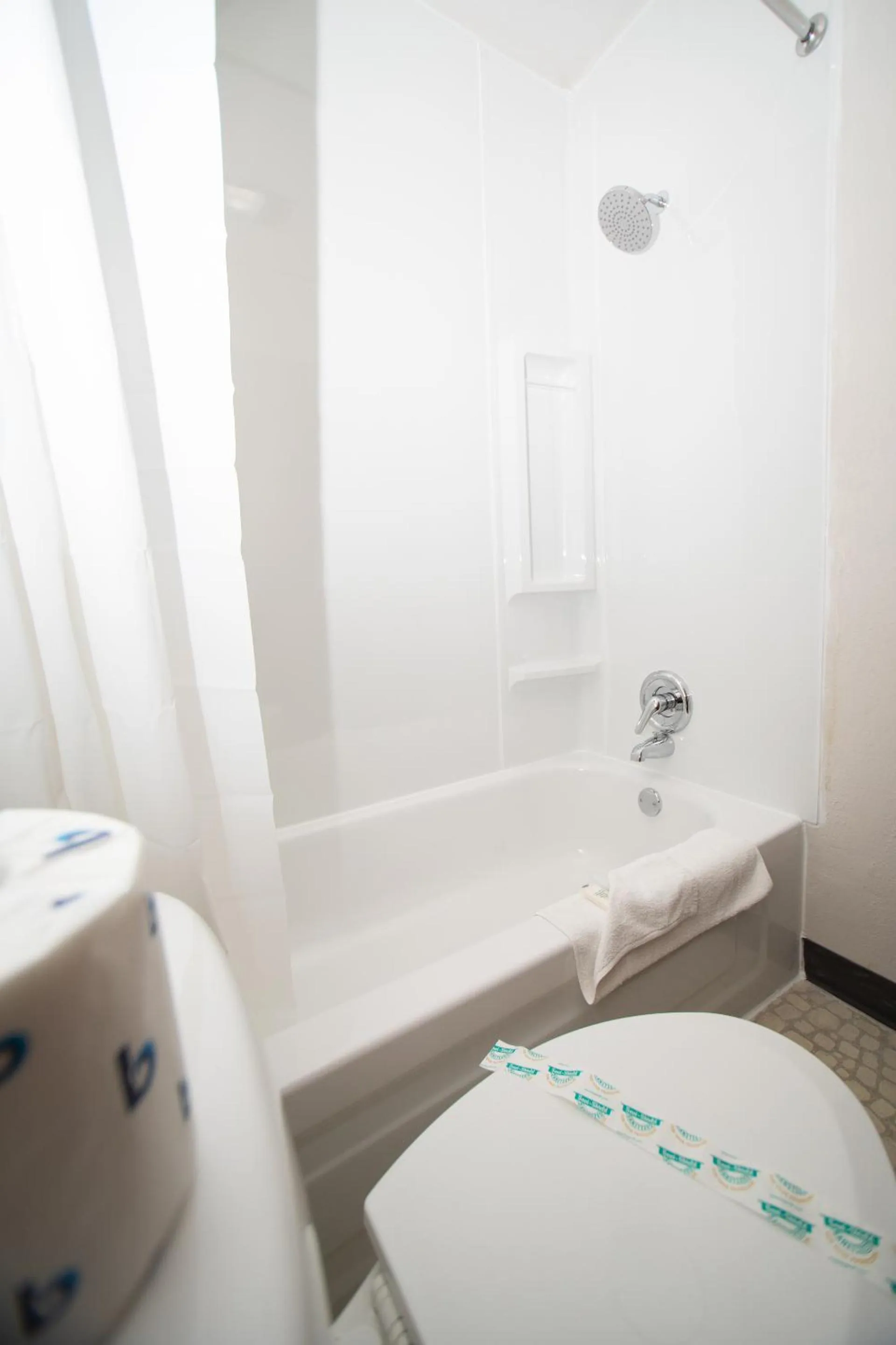 Bathroom in Shady Rest Motel