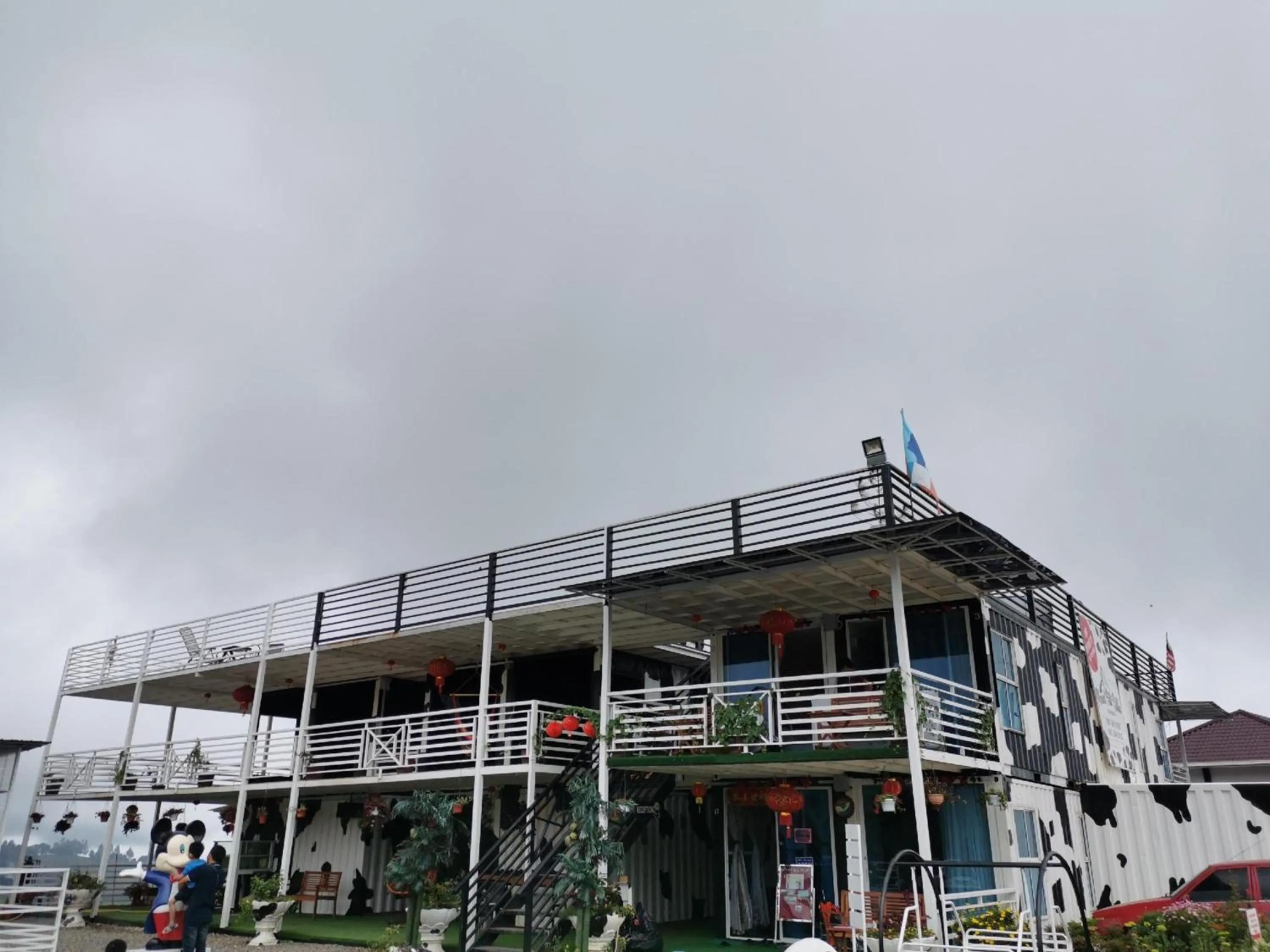 Property building in Hotel O Mount Hill Villa Kundasang