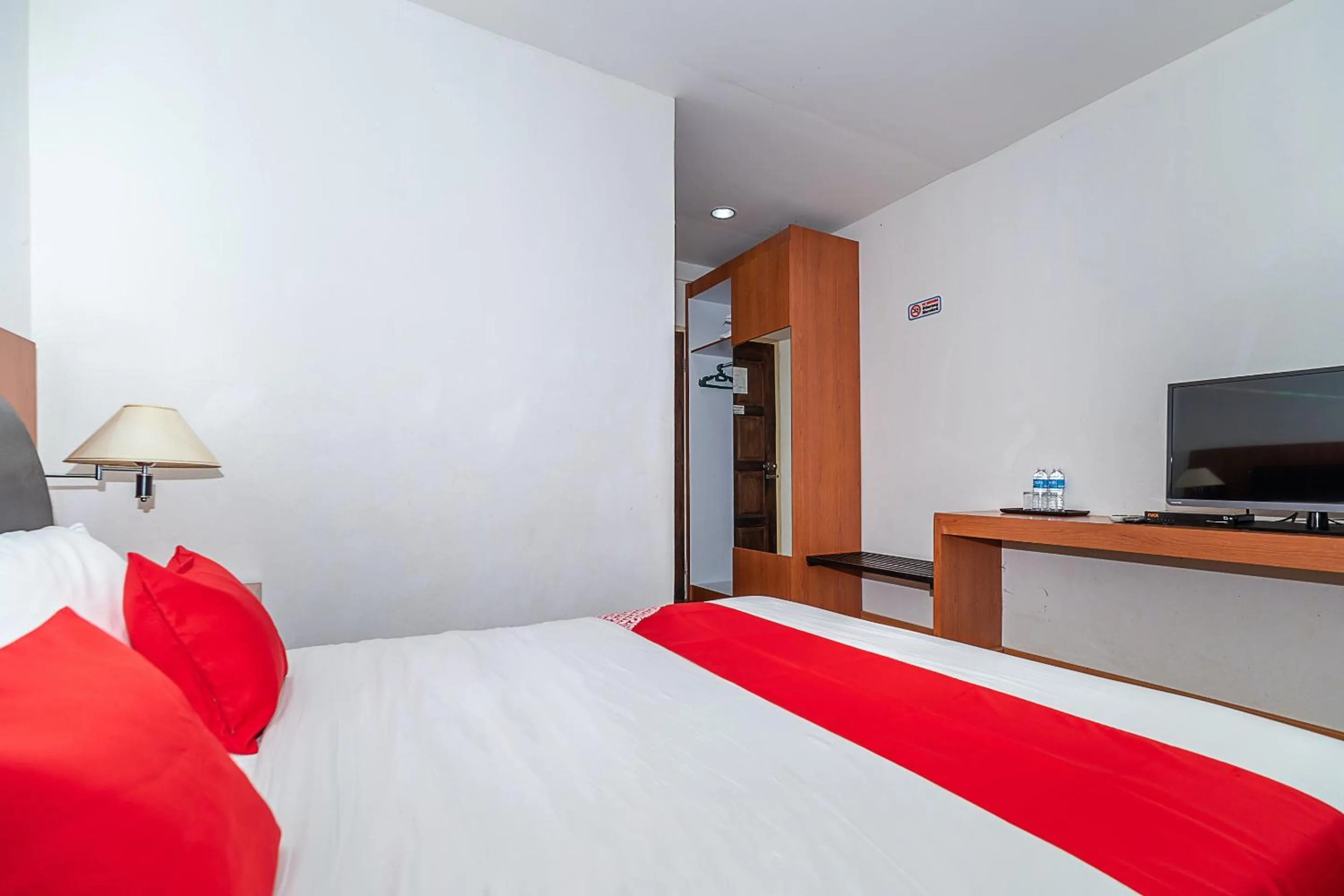 Bedroom, Bed in Hotel O Eagle Wood Garden