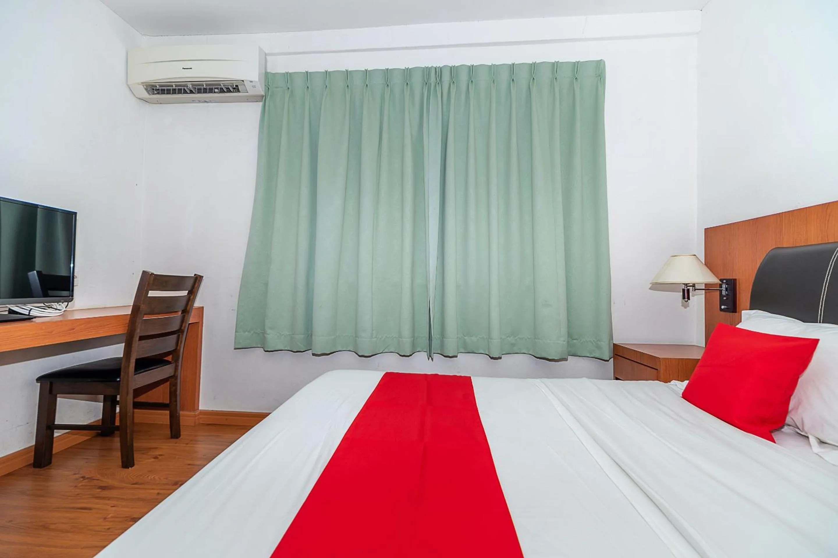 Bedroom, Bed in Hotel O Eagle Wood Garden