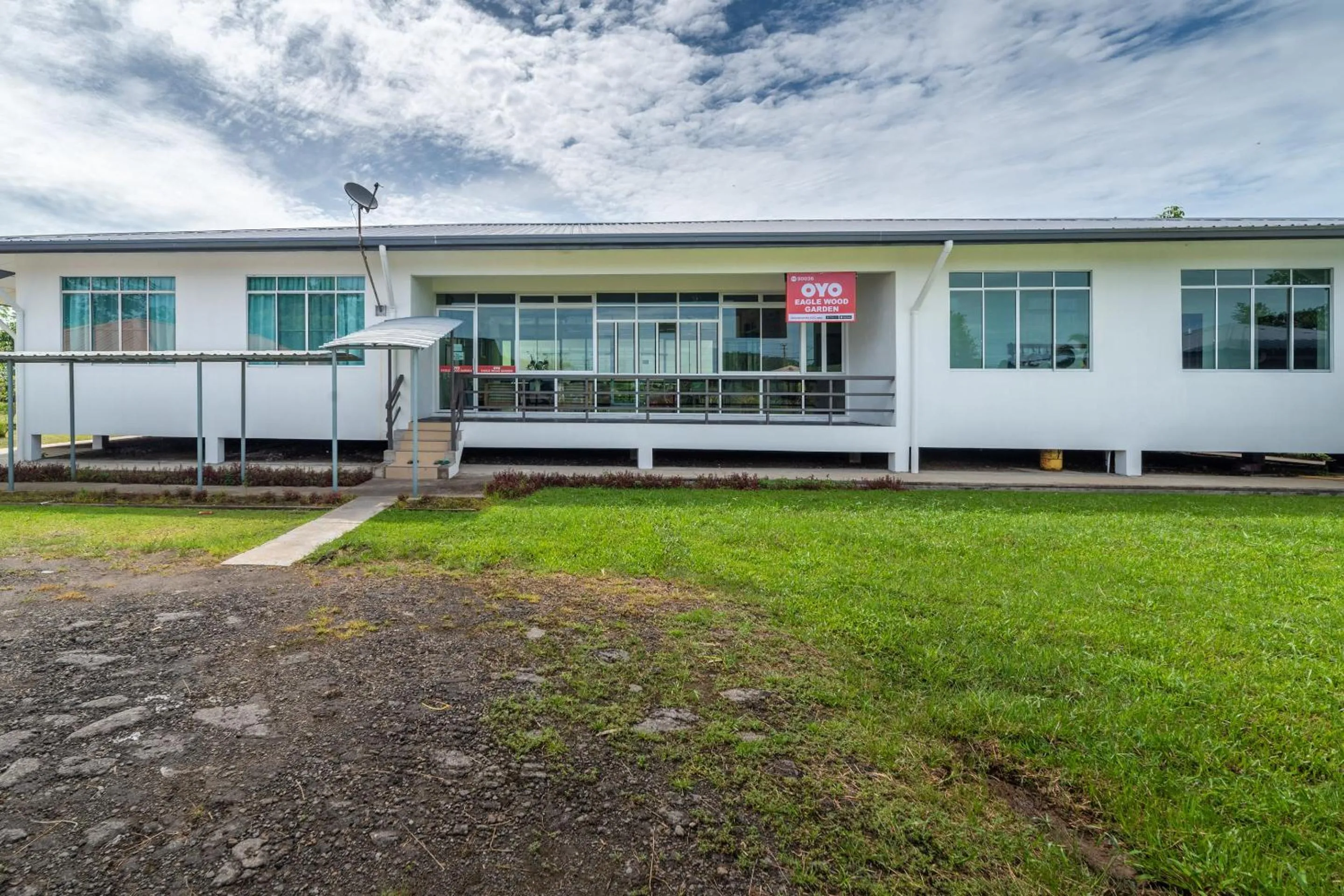 Facade/entrance in Hotel O Eagle Wood Garden
