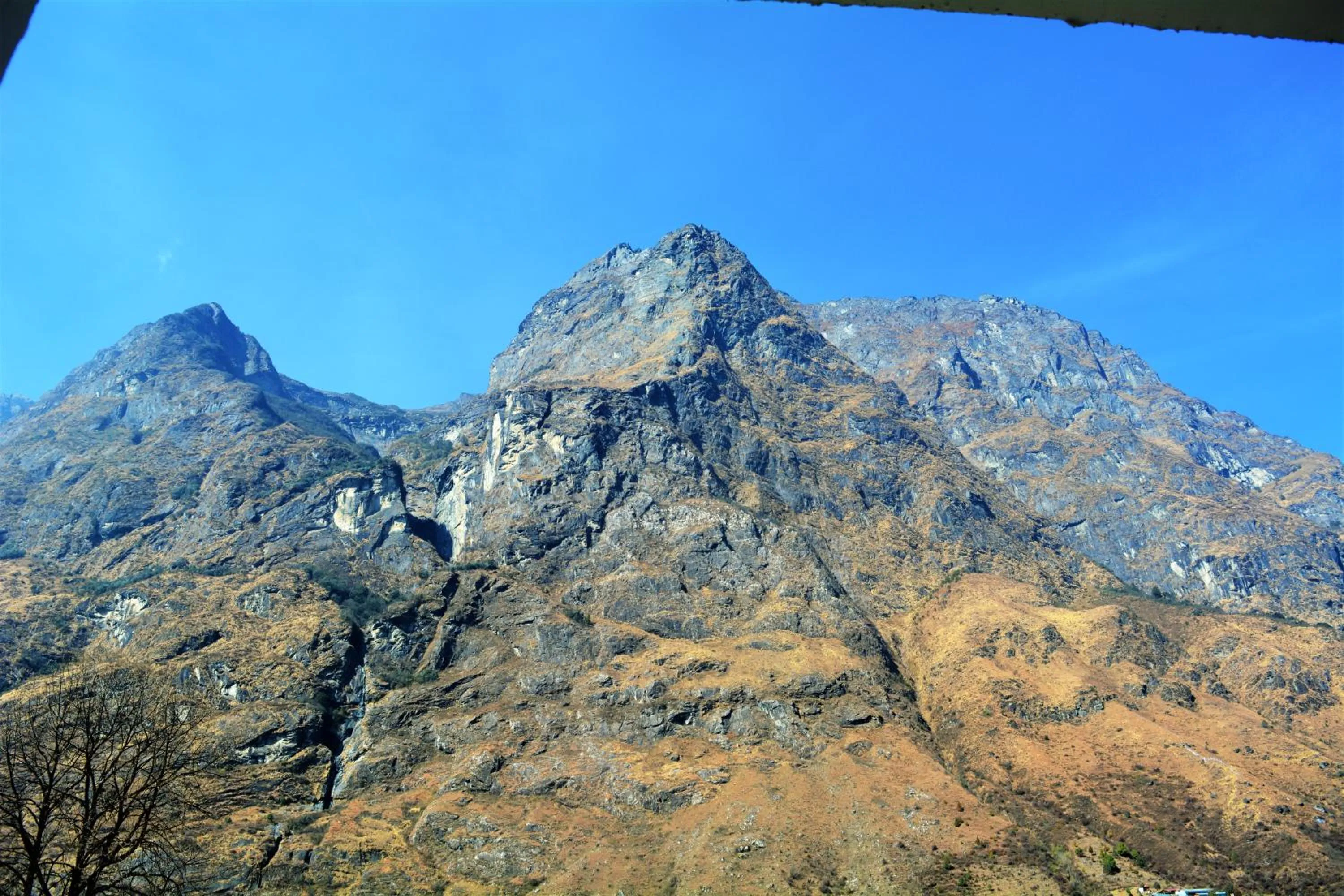 Mountain view in Rufina Lachung de'CROWN