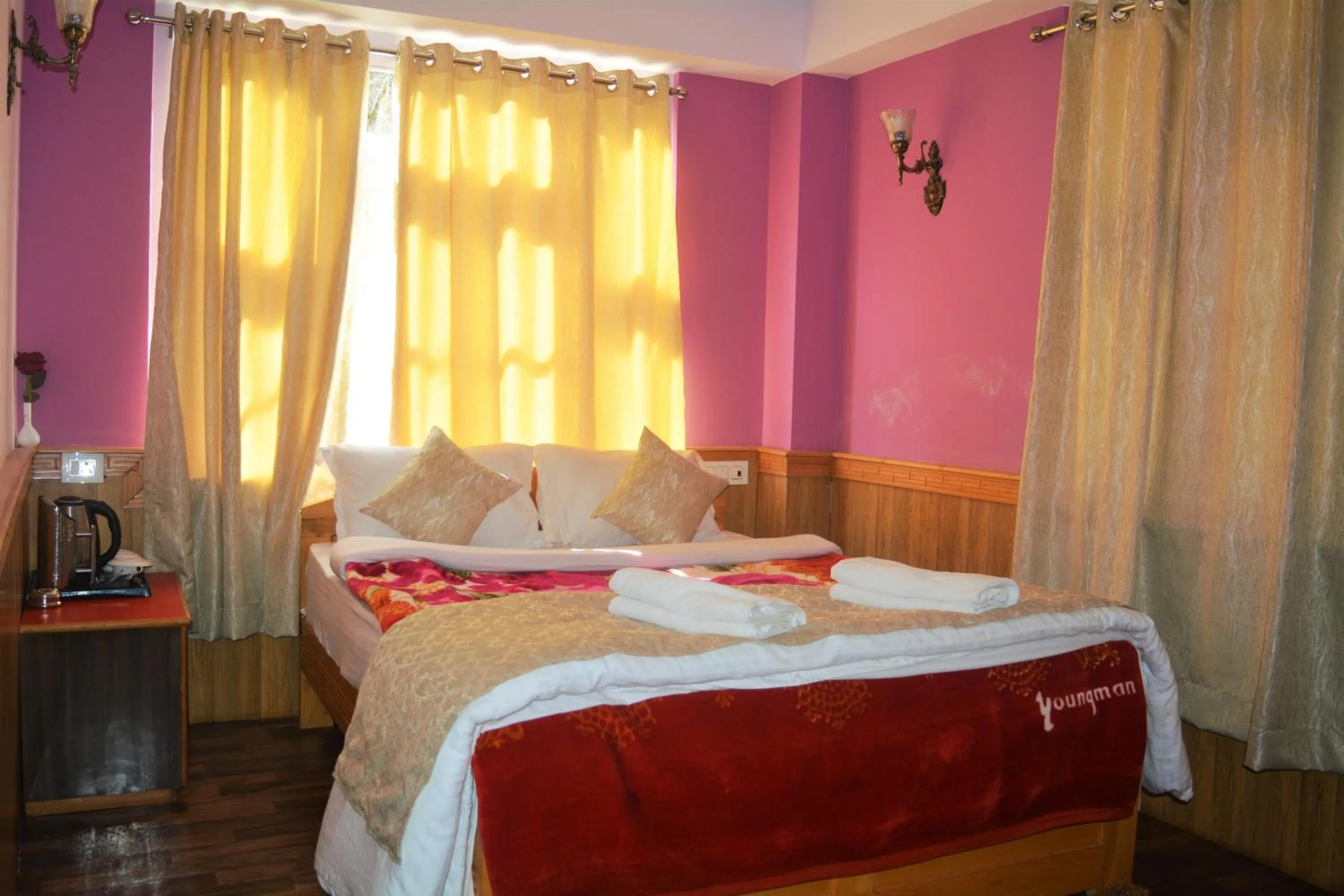 Bed in Rufina Lachung de'CROWN