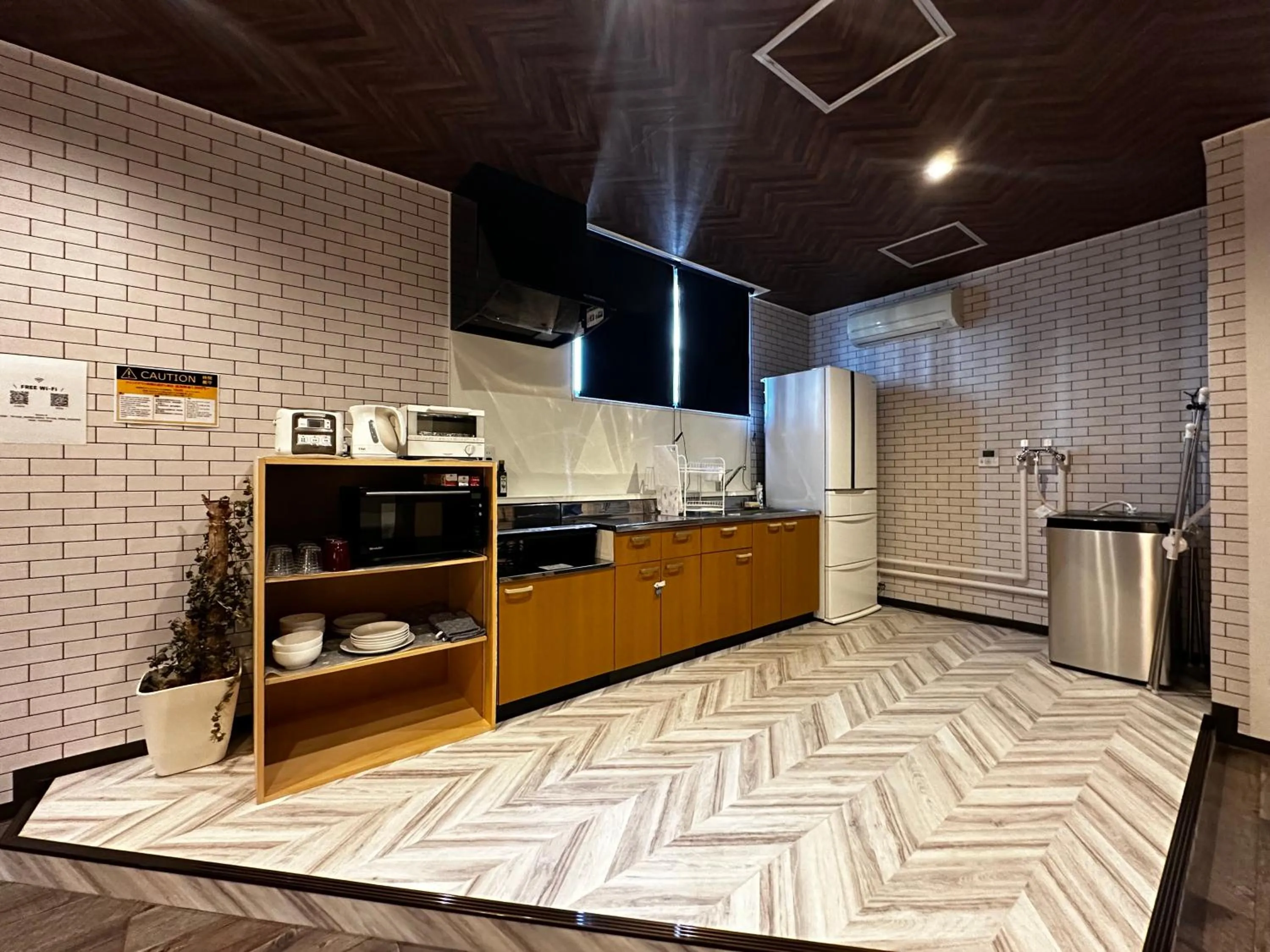 kitchen in Economy Hotel Upashi