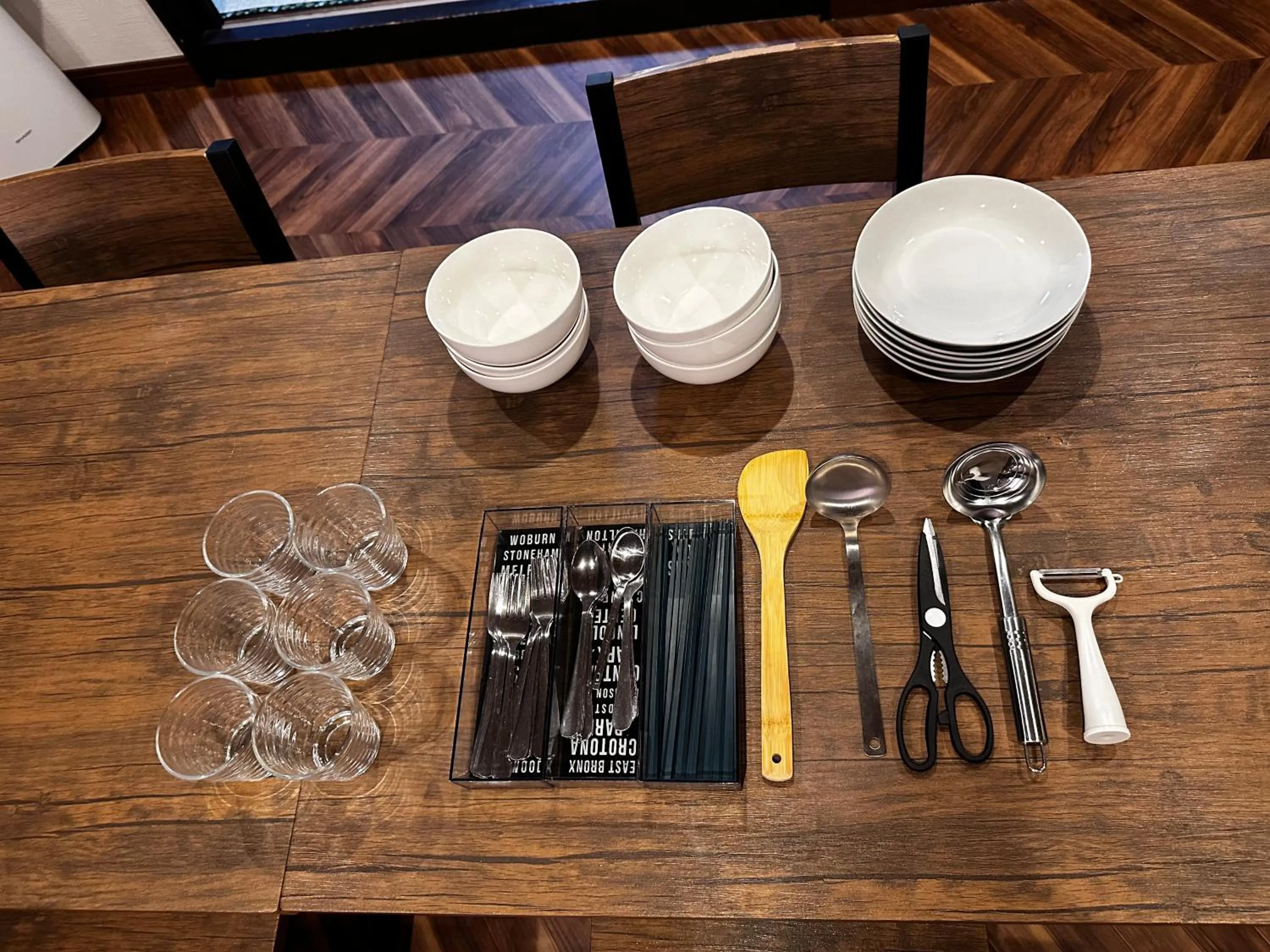 Dining area in Economy Hotel Upashi