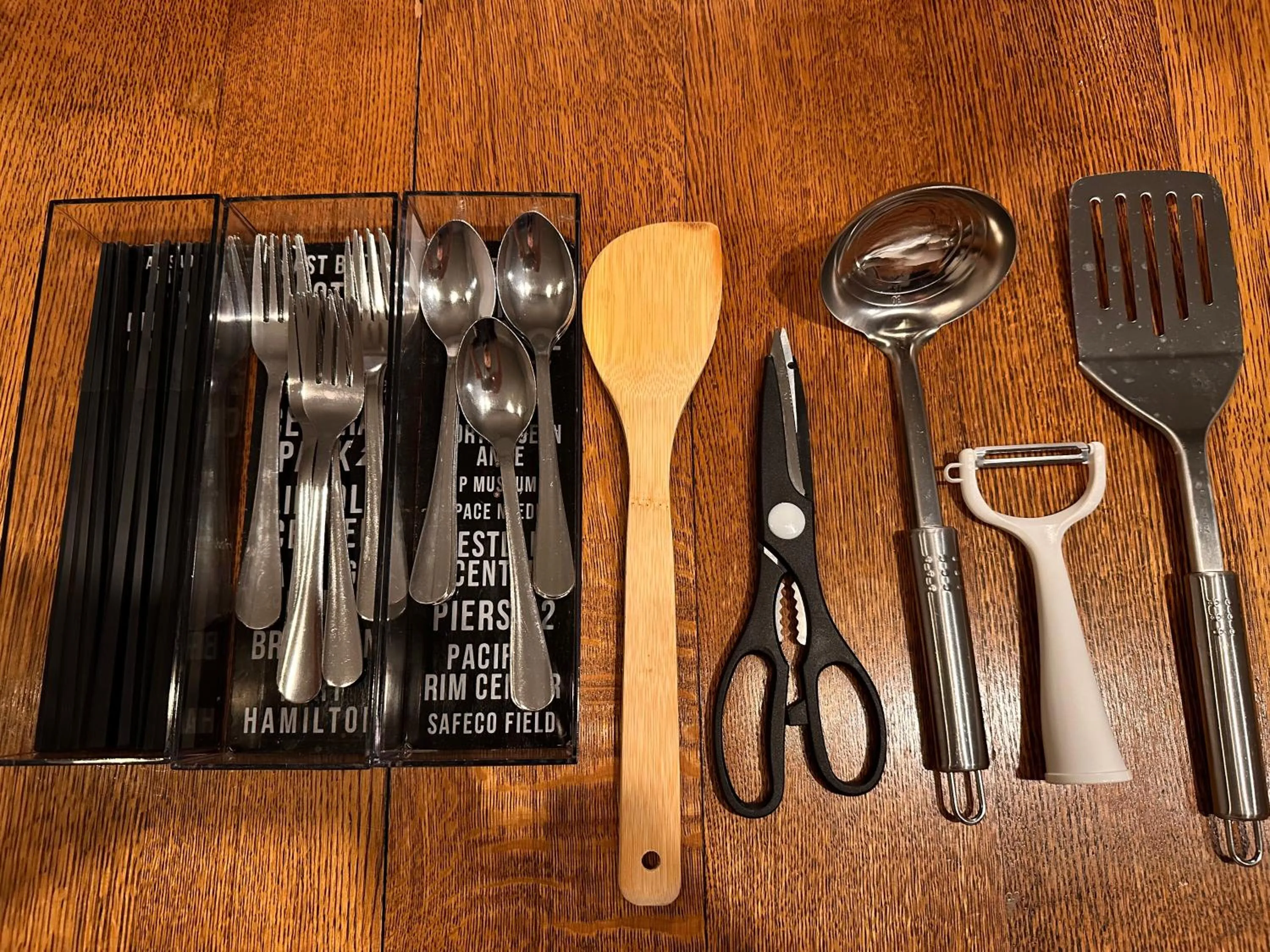 kitchen in Economy Hotel Upashi