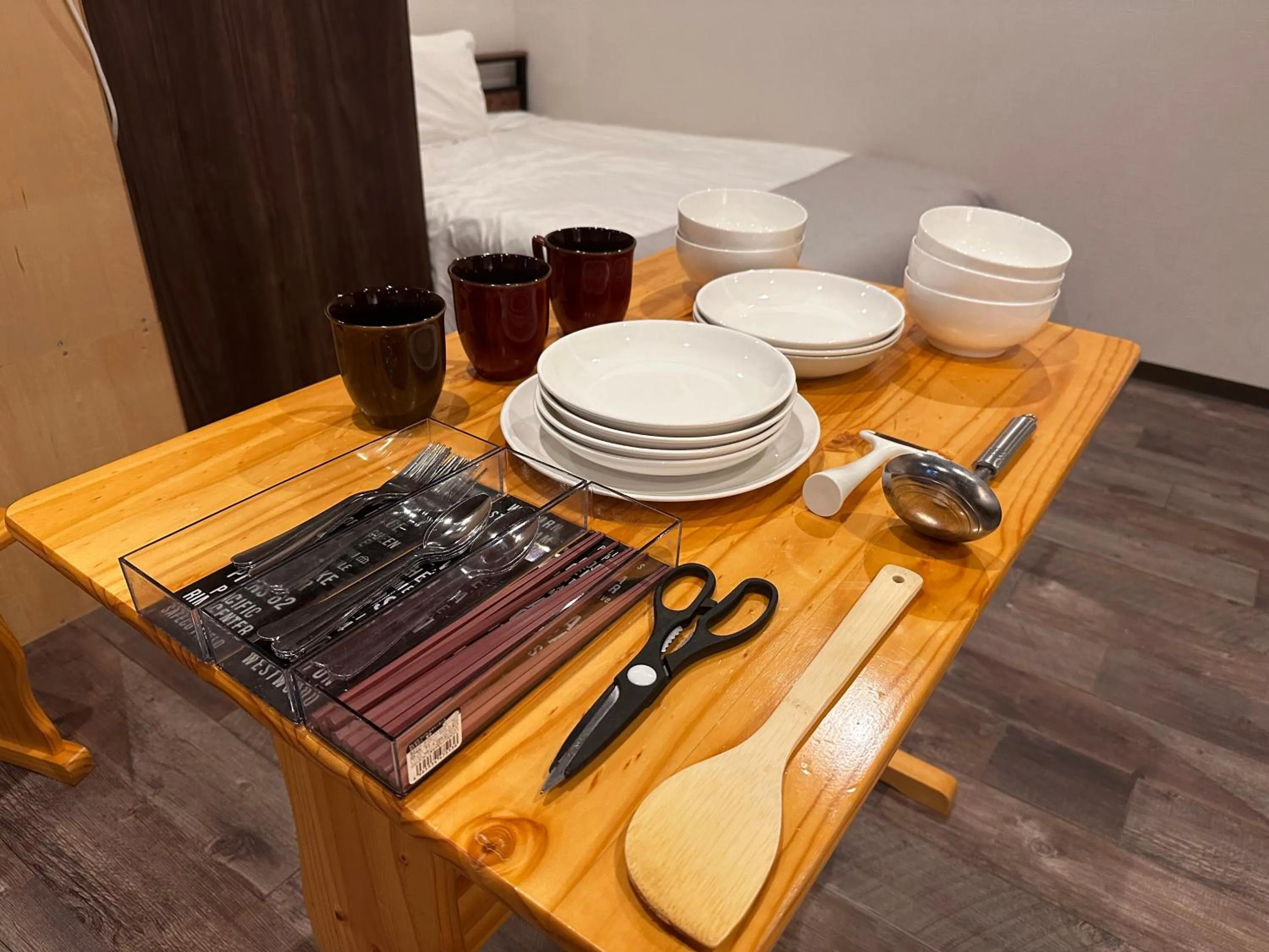 Dining area in Economy Hotel Upashi