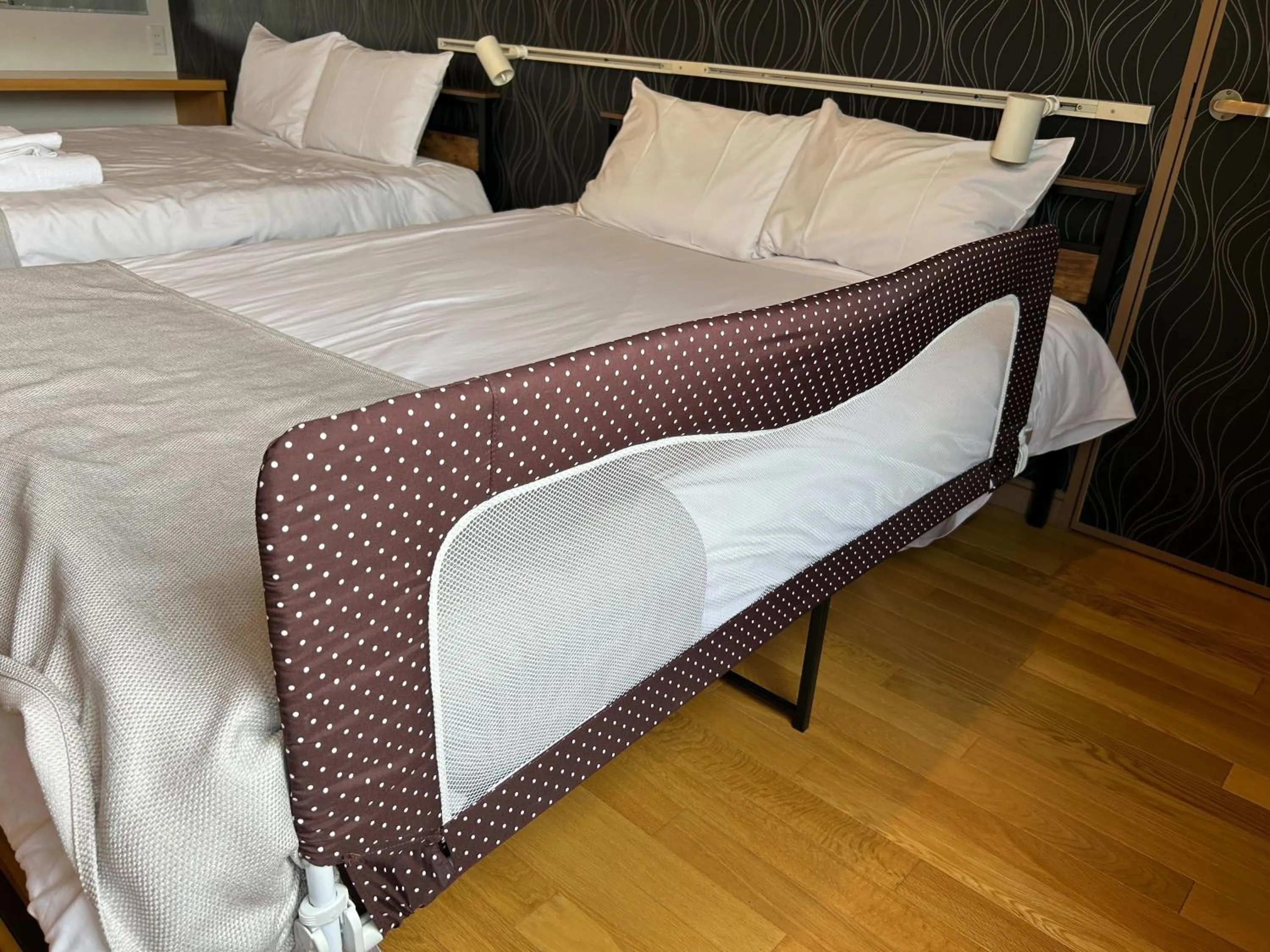 Bed in Economy Hotel Upashi