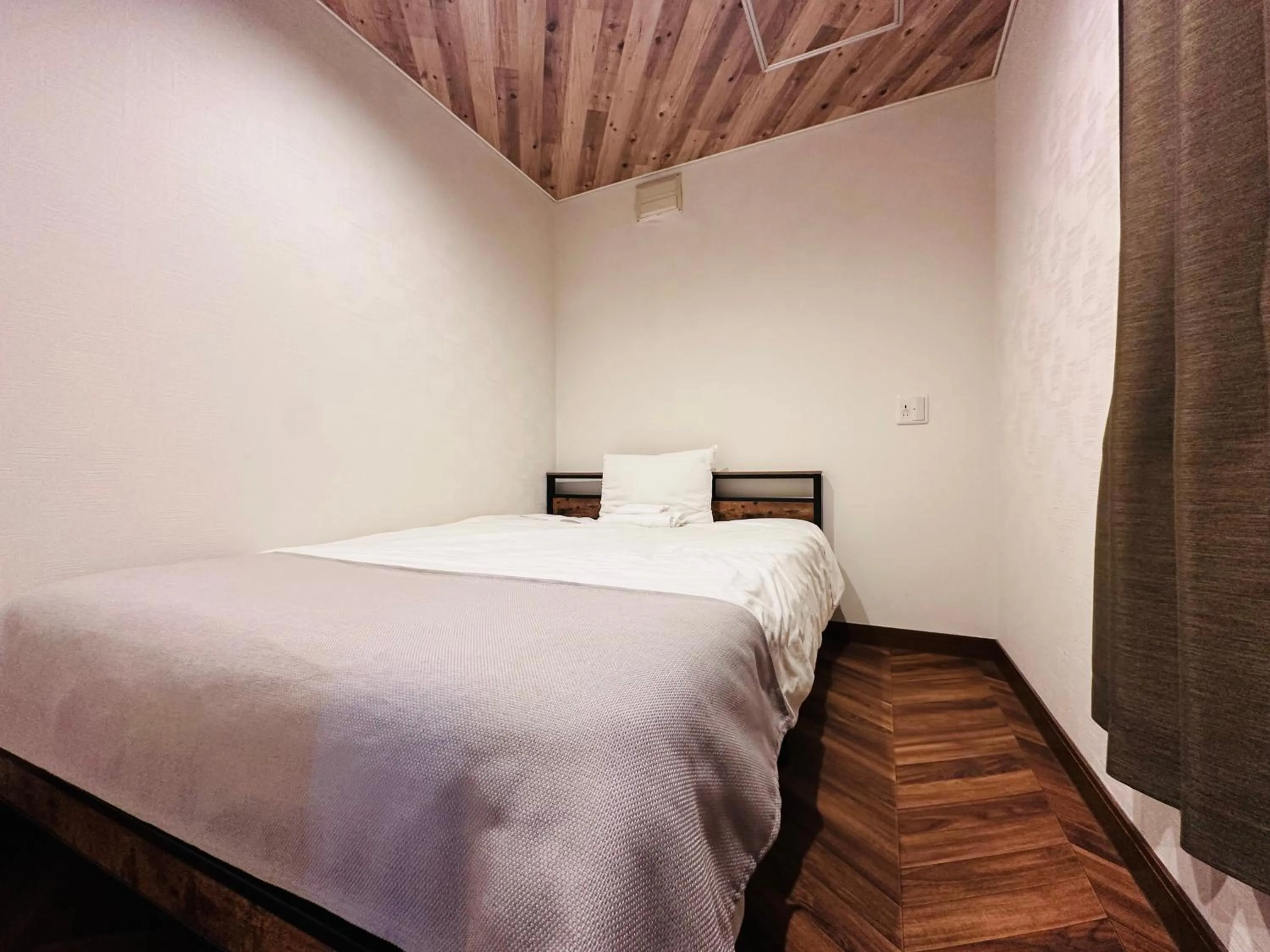 Bedroom, Bed in Economy Hotel Upashi