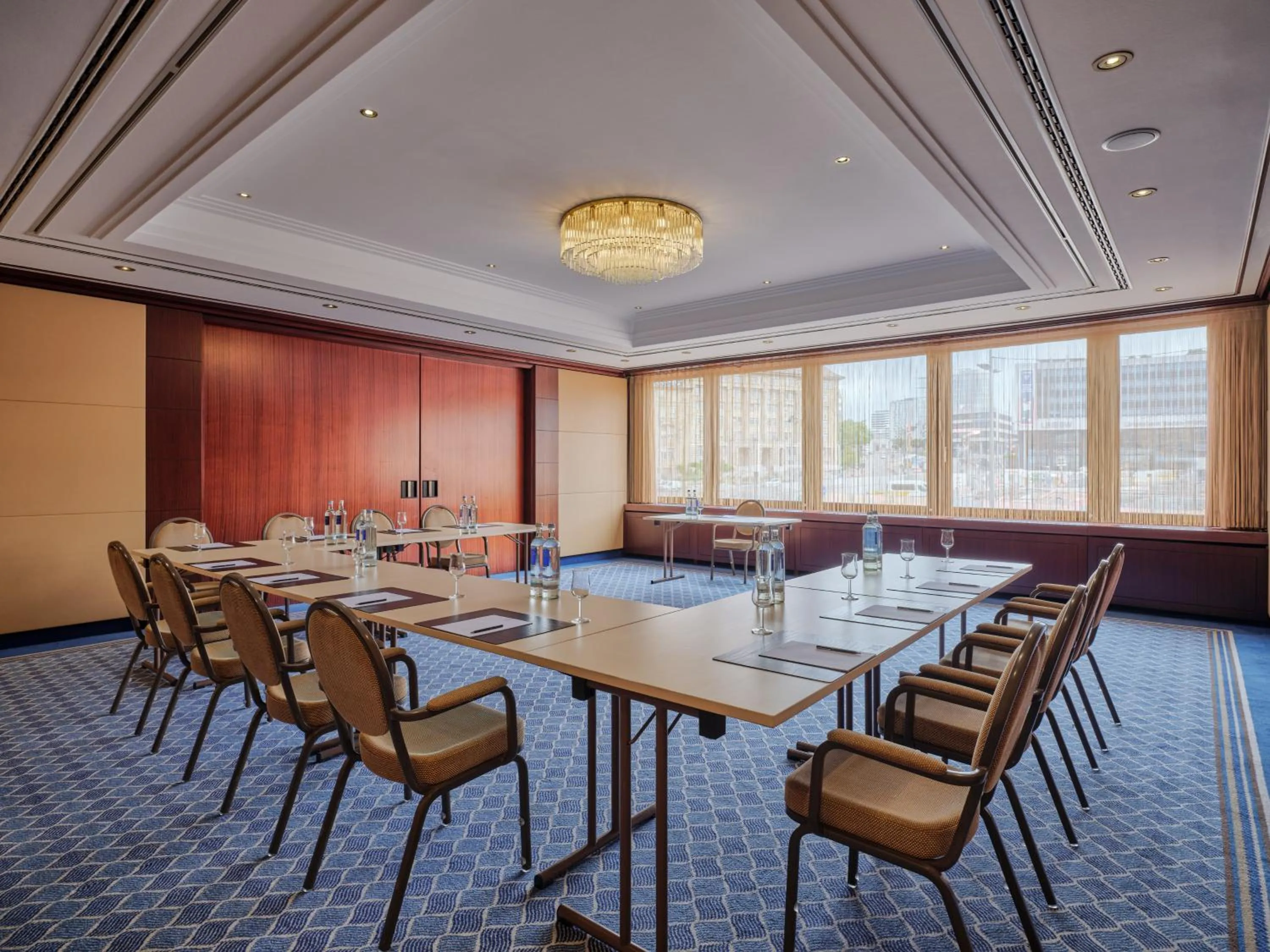 Meeting/conference room in Steigenberger Graf Zeppelin