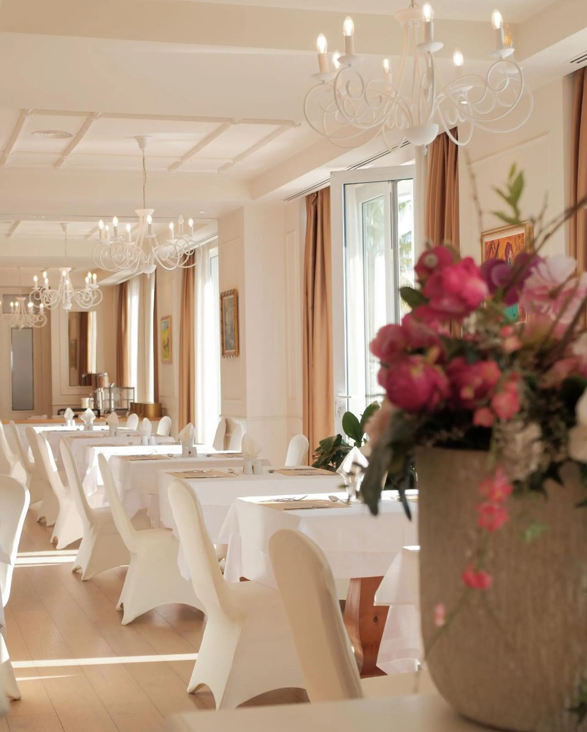 Restaurant/places to eat in Palace Hotel & SPA