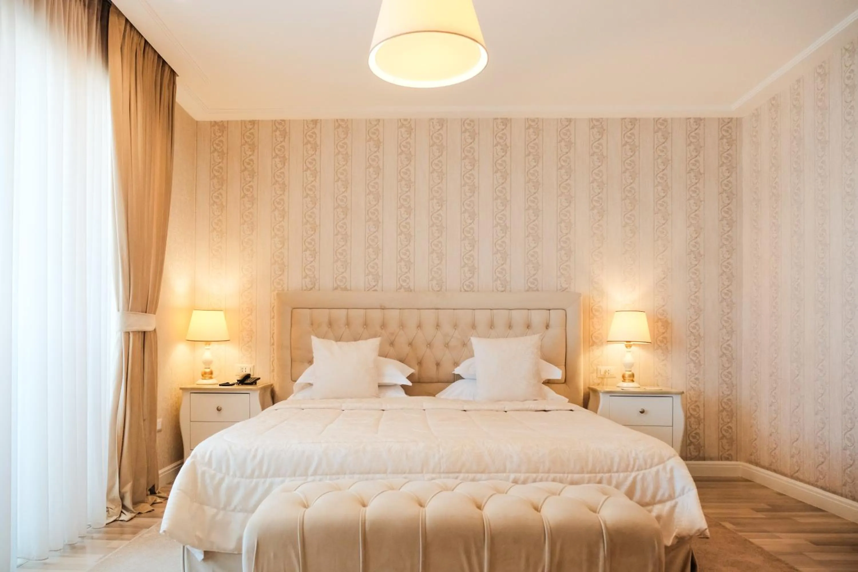 Balcony/Terrace, Bed in Palace Hotel & SPA