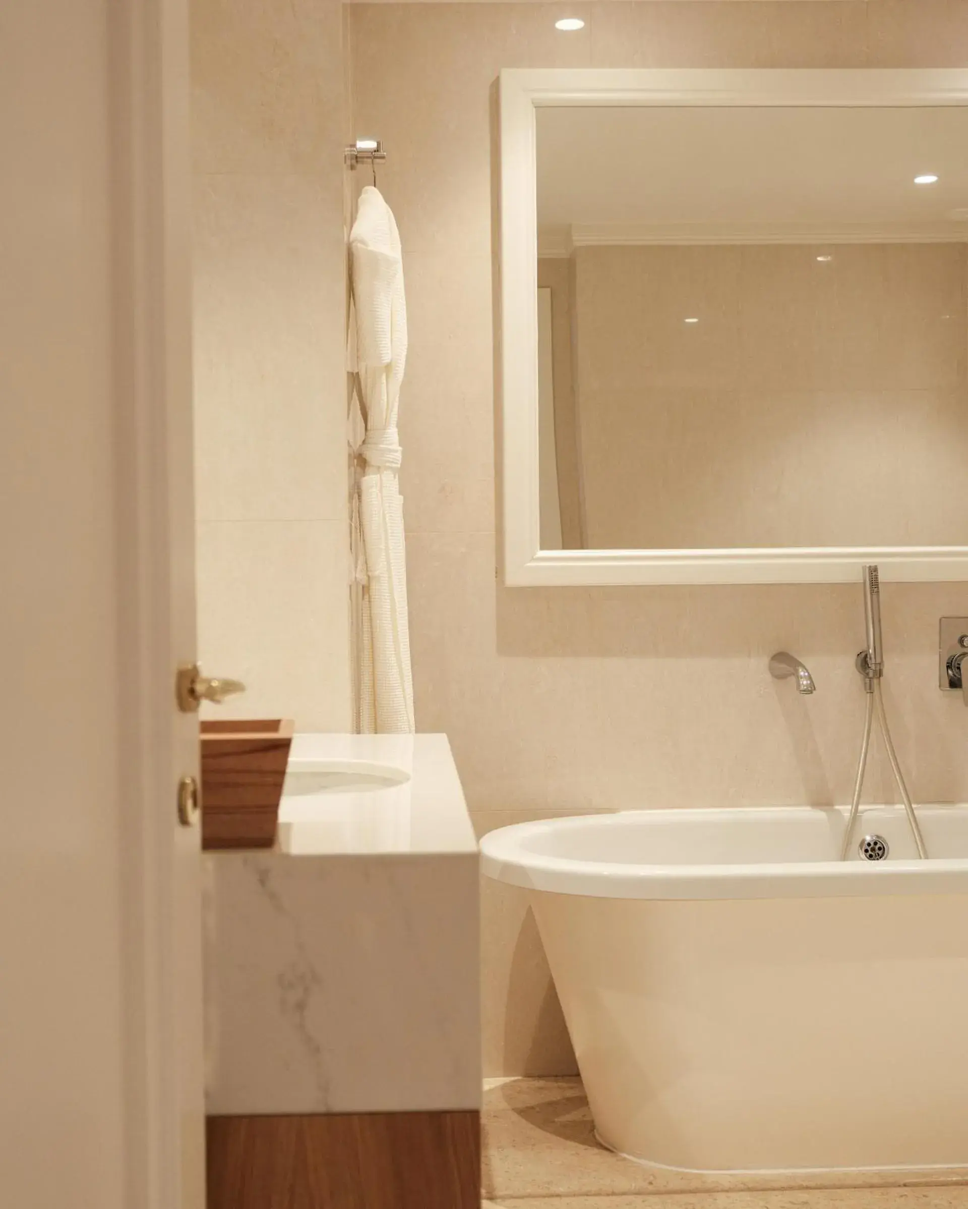 Suite with Balcony and Sea View in Palace Hotel & SPA Suite with Balcony and Sea View in Palace Hotel & SPA