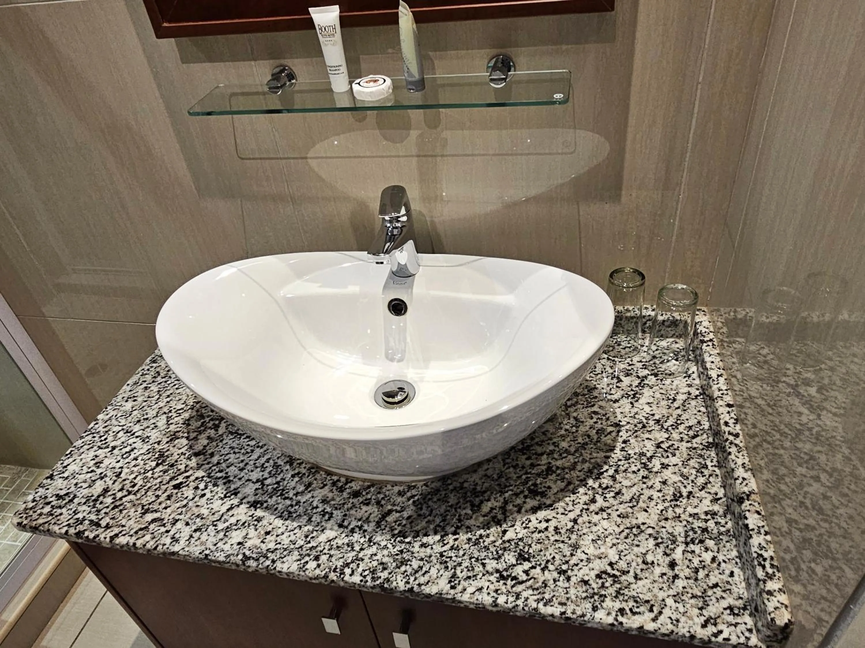 Bathroom in Booth Suite Hotel Mafikeng