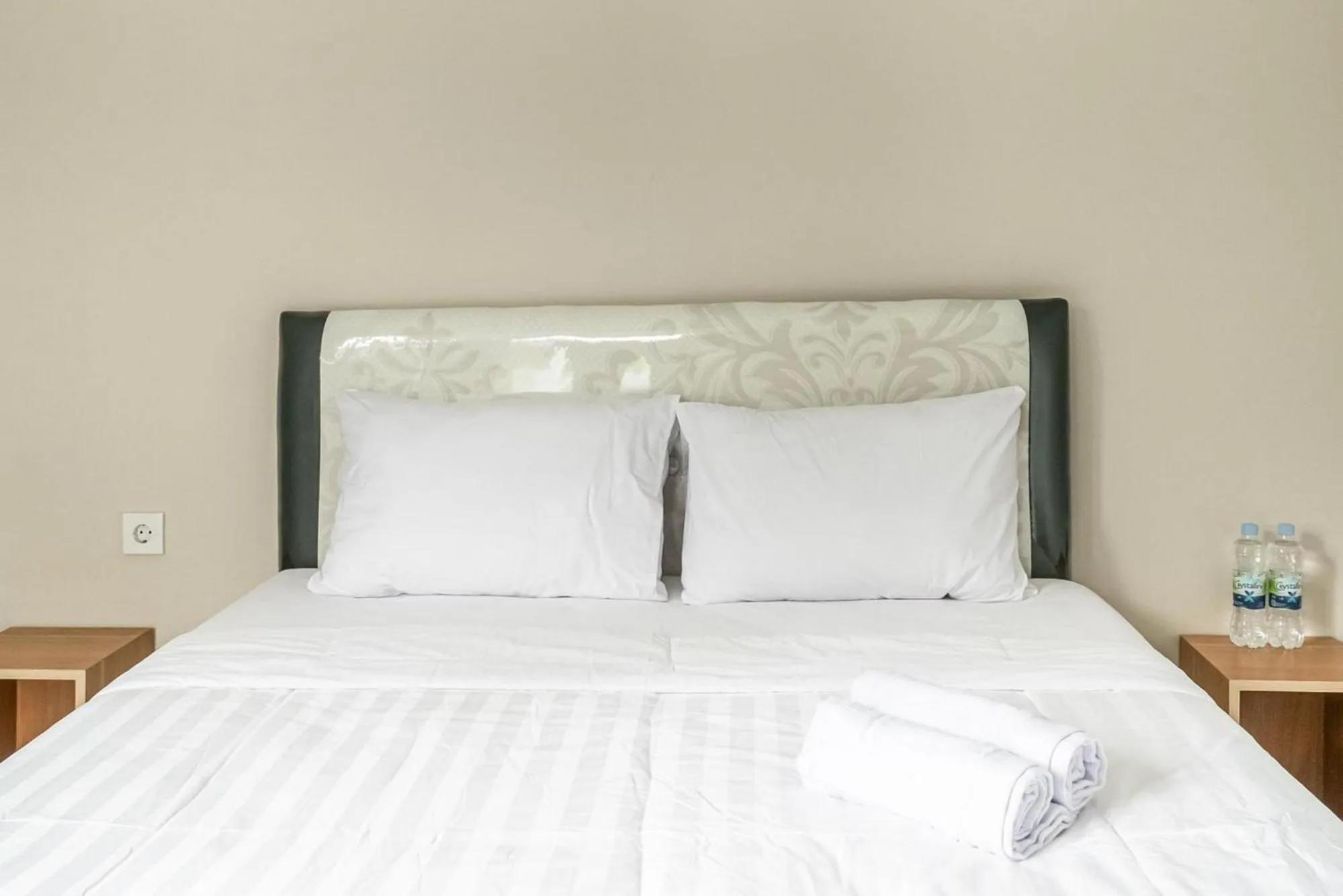 Bed in RedDoorz near Puri Indah Lippo Mall 2