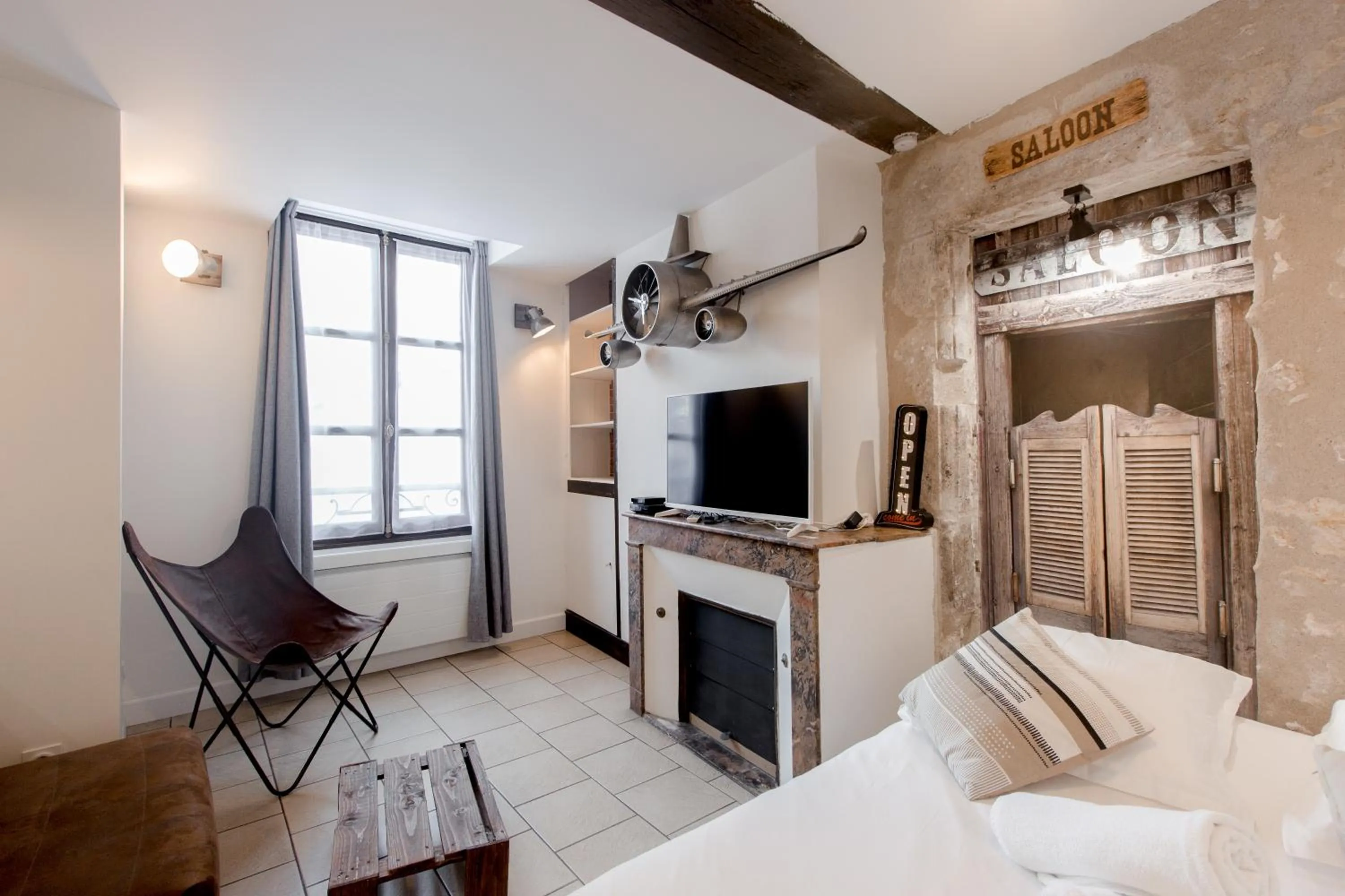 Photo of the whole room, Bed in Au Bourg Neuf