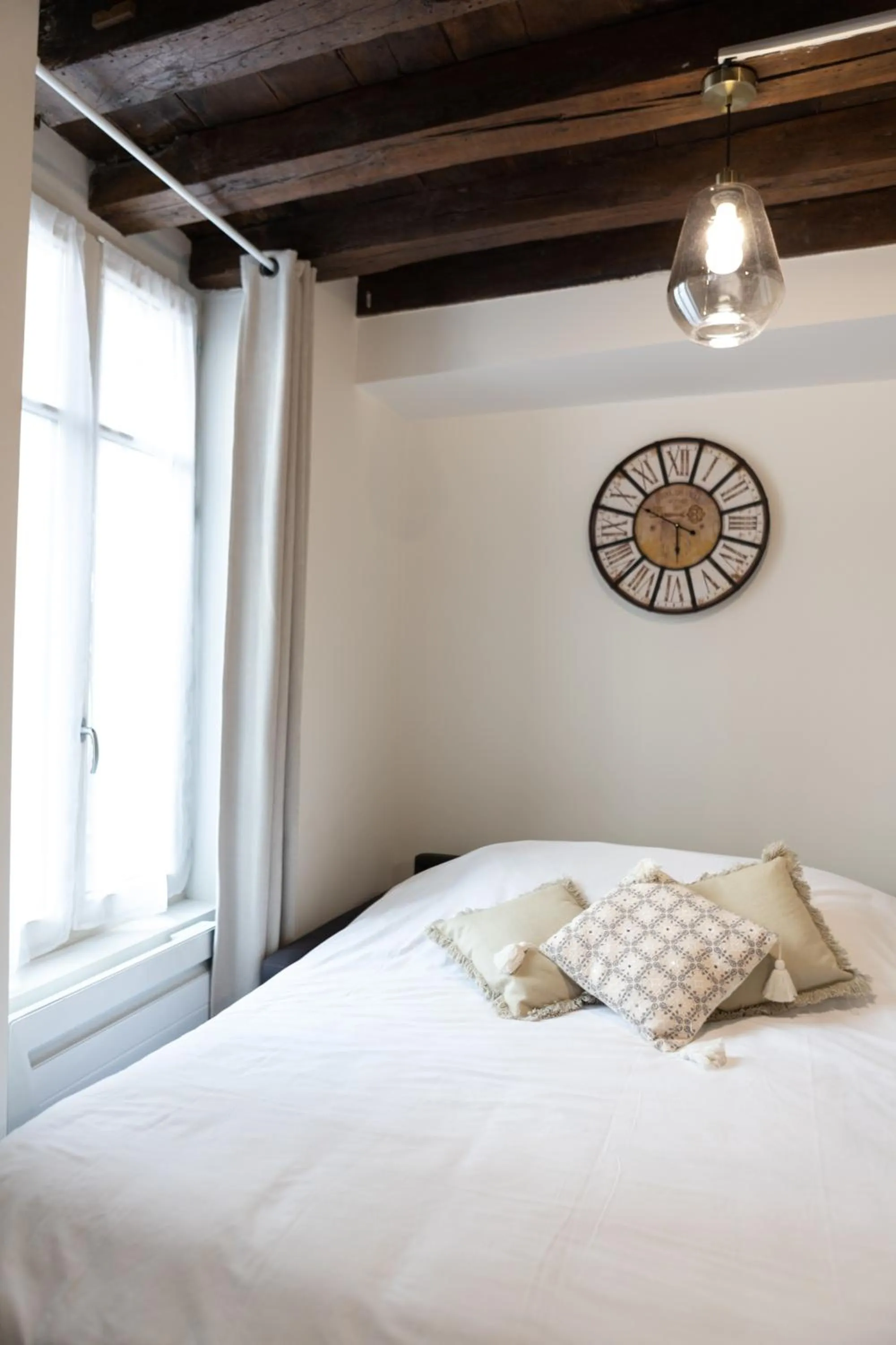 Living room, Bed in Au Bourg Neuf