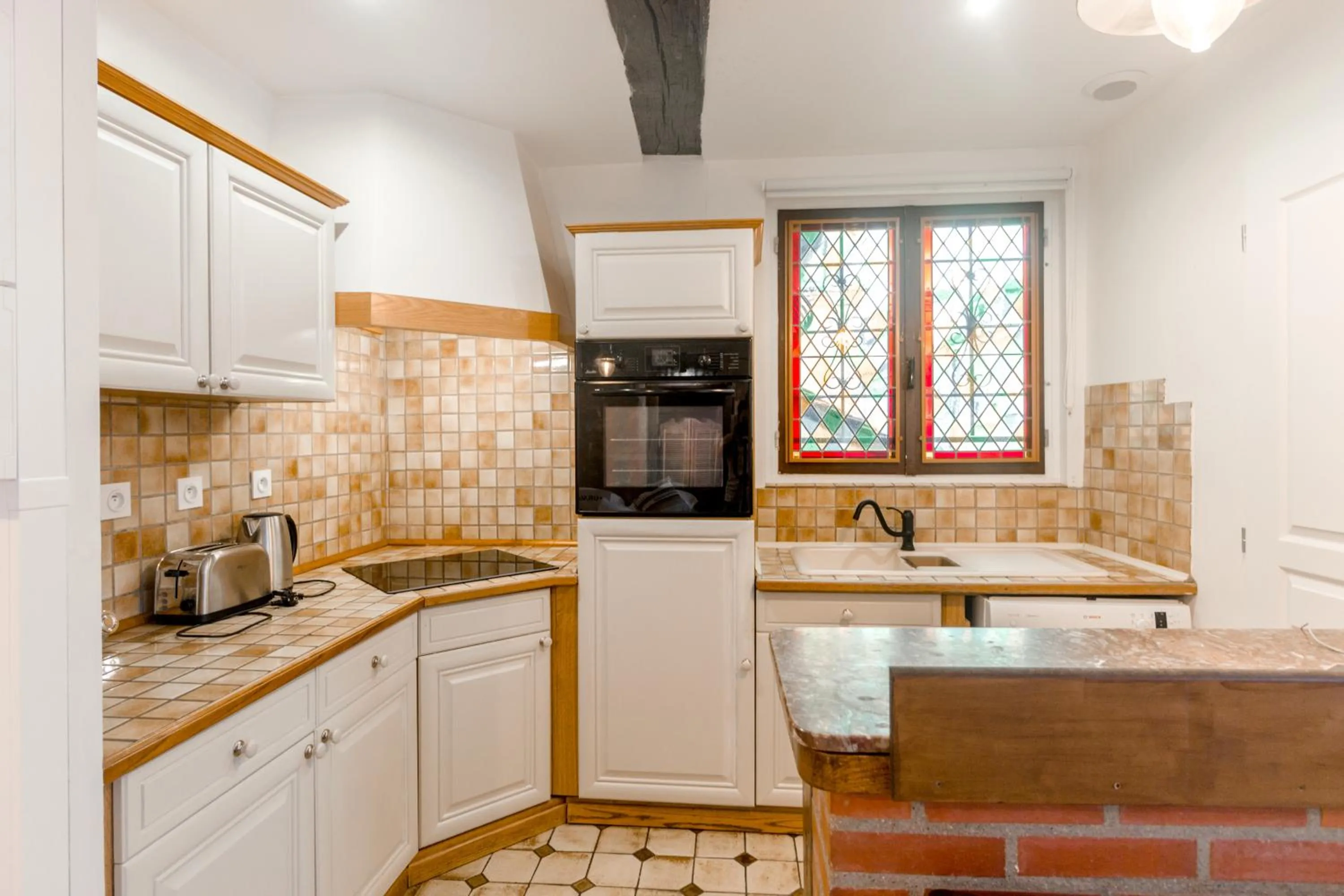 Kitchen or kitchenette in Au Bourg Neuf