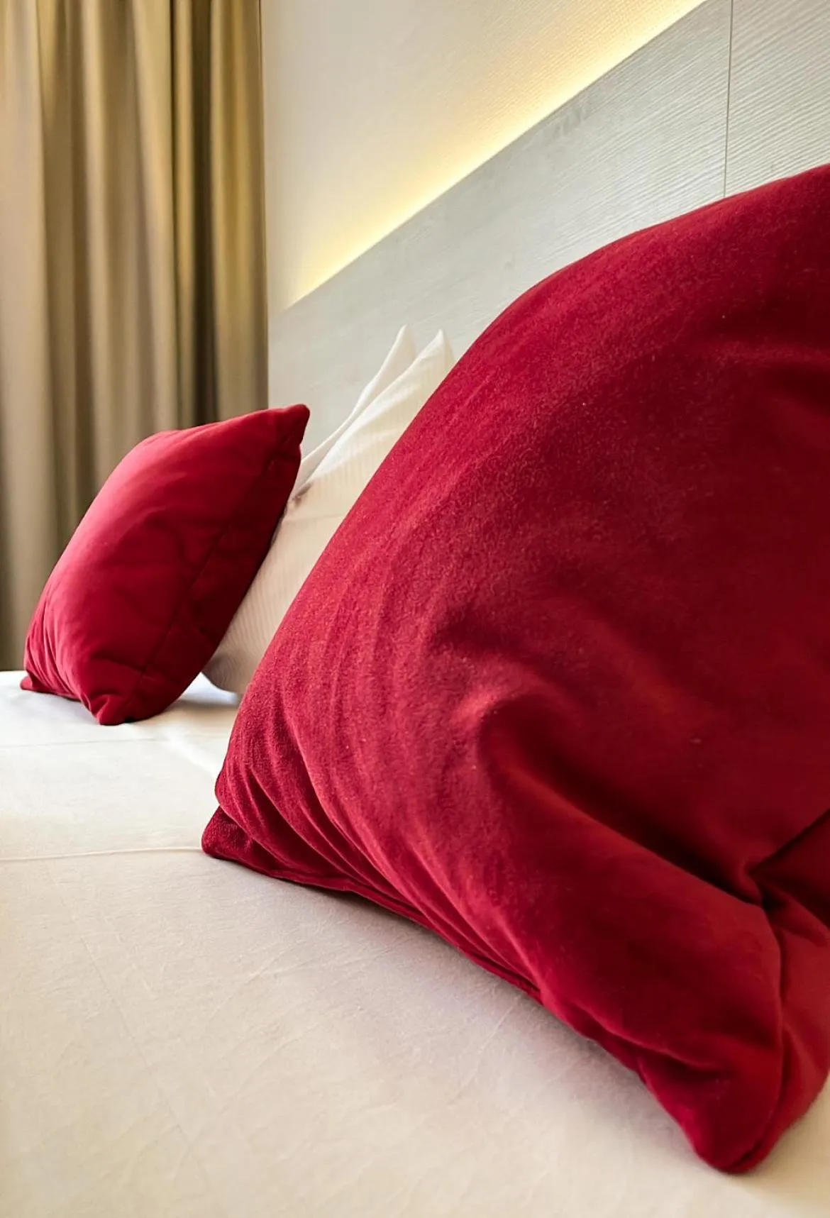 Decorative detail, Bed in Ramada by Wyndham Dresden