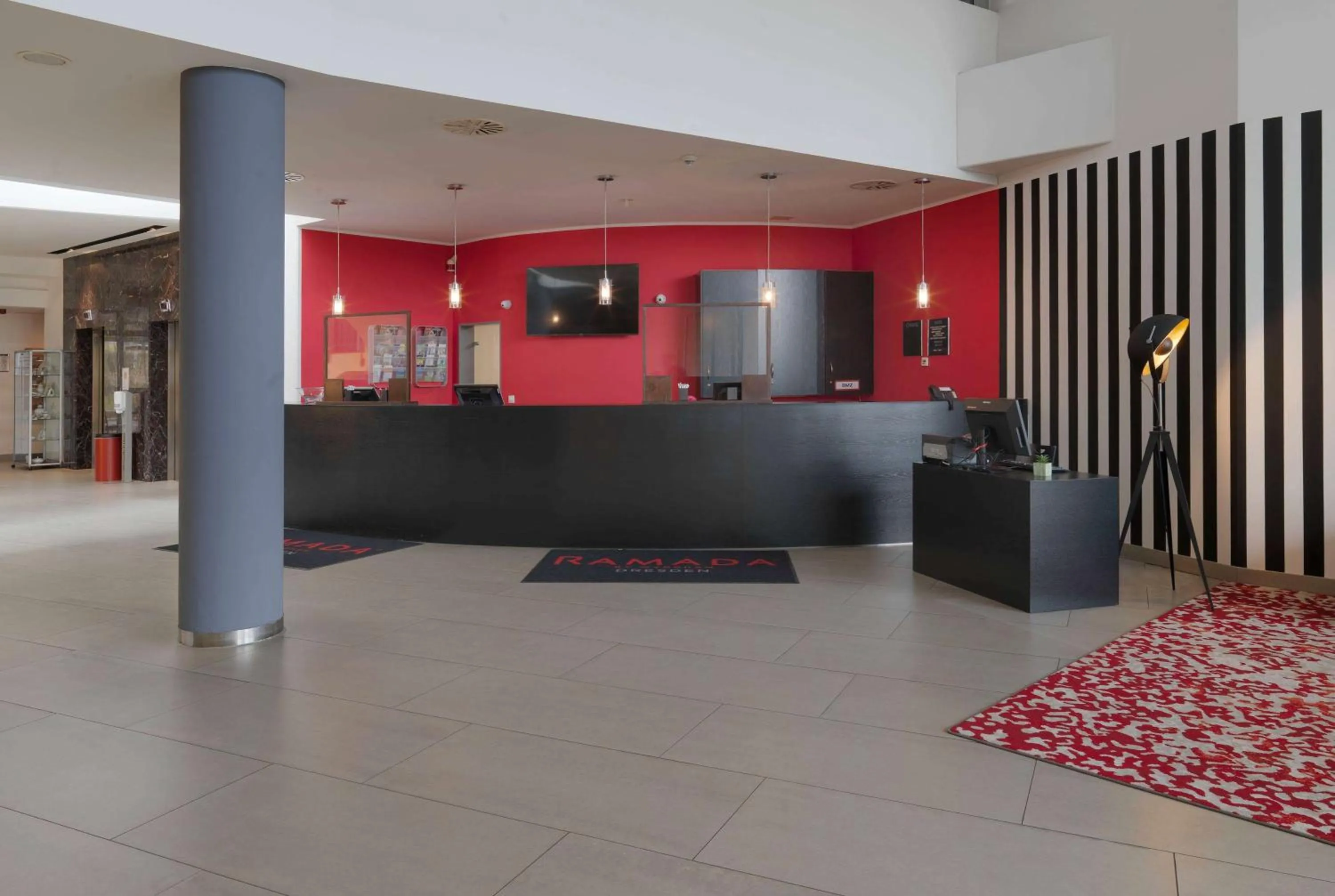 Lobby or reception in Ramada by Wyndham Dresden