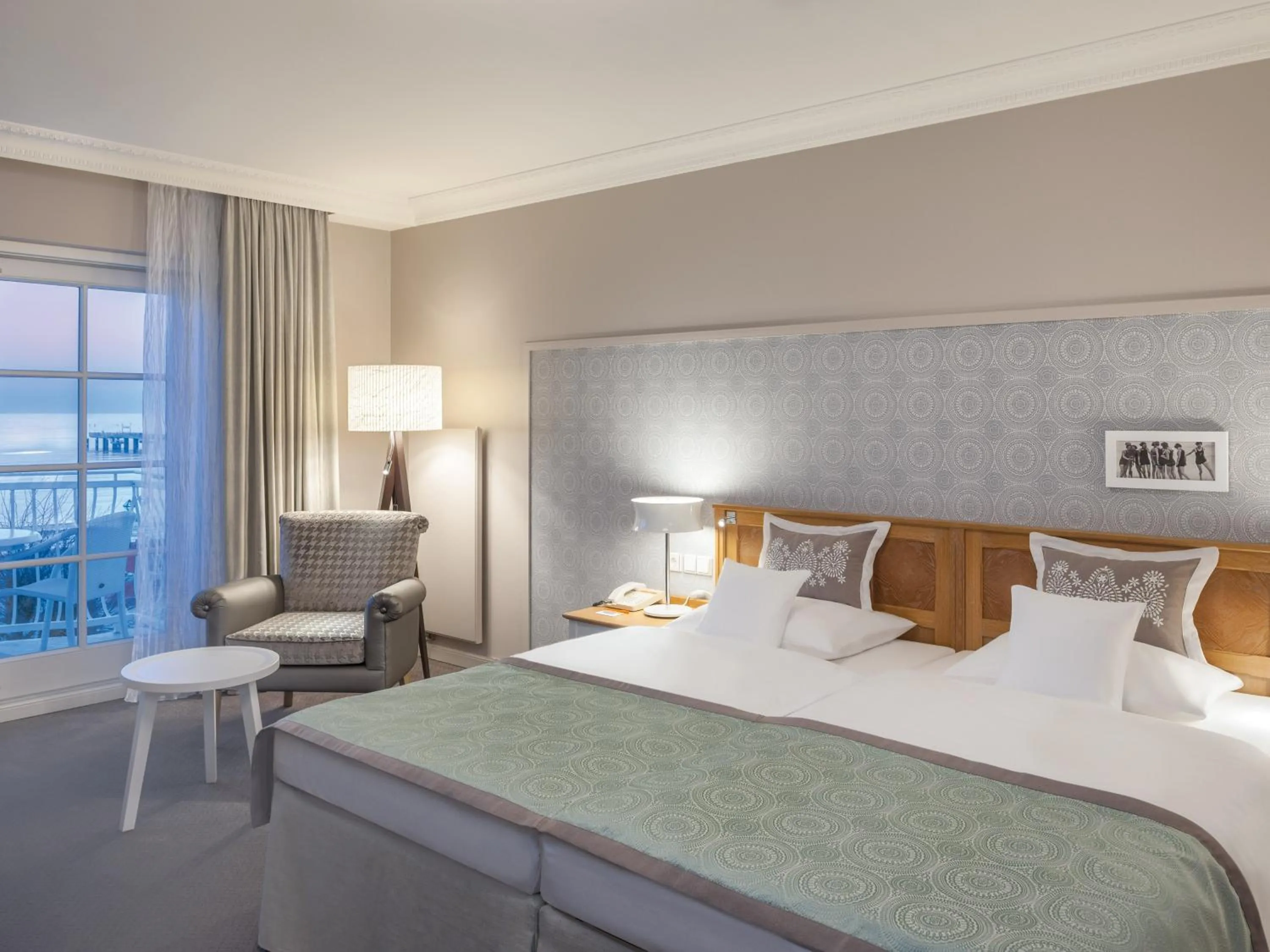 View (from property/room), Bed in A-ROSA Kurhaus Binz