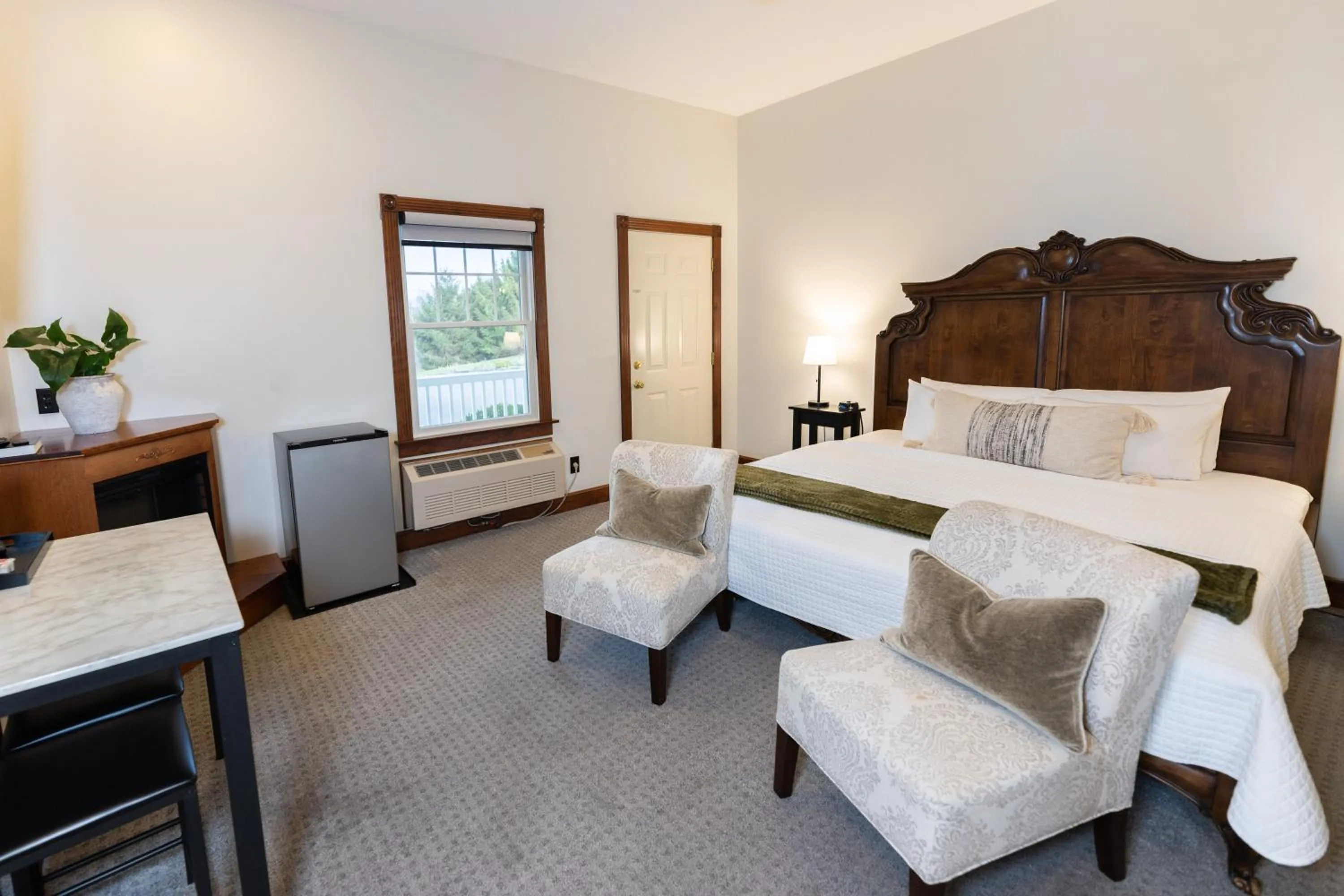 Bed in Hillside Villa Ohio