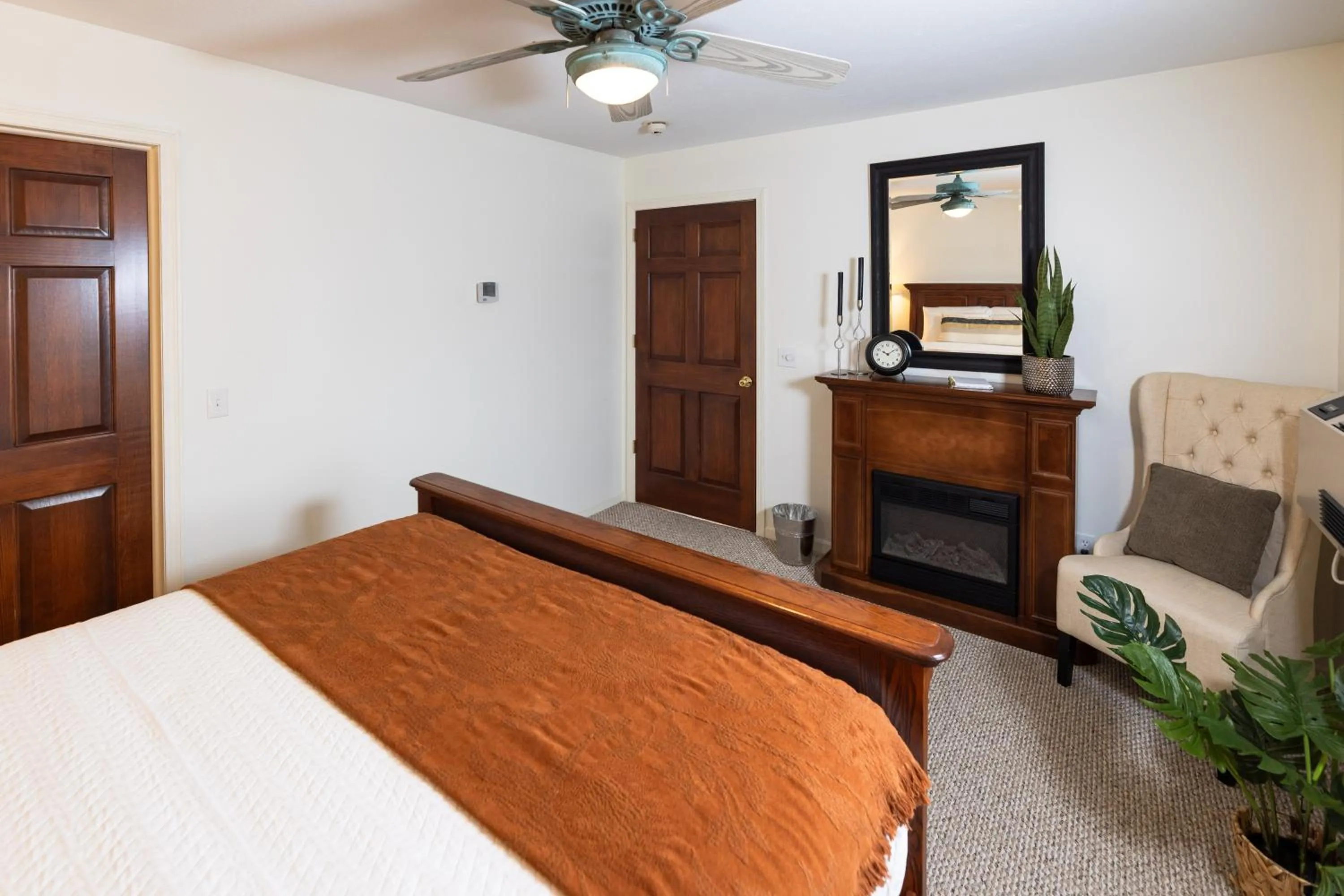 Bed in Hillside Villa Ohio