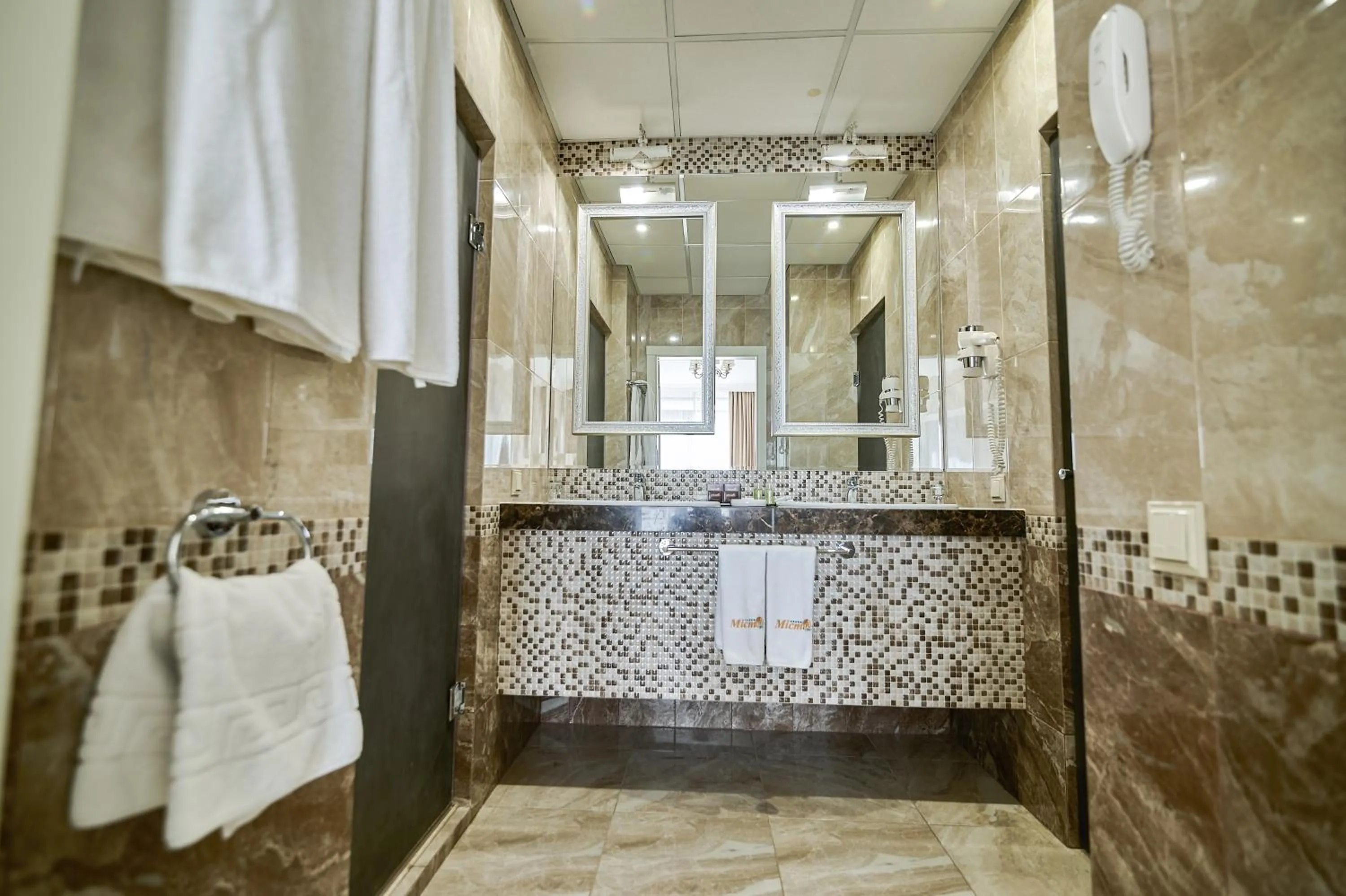 Shower in Hotel Misto SPA & FITNESS