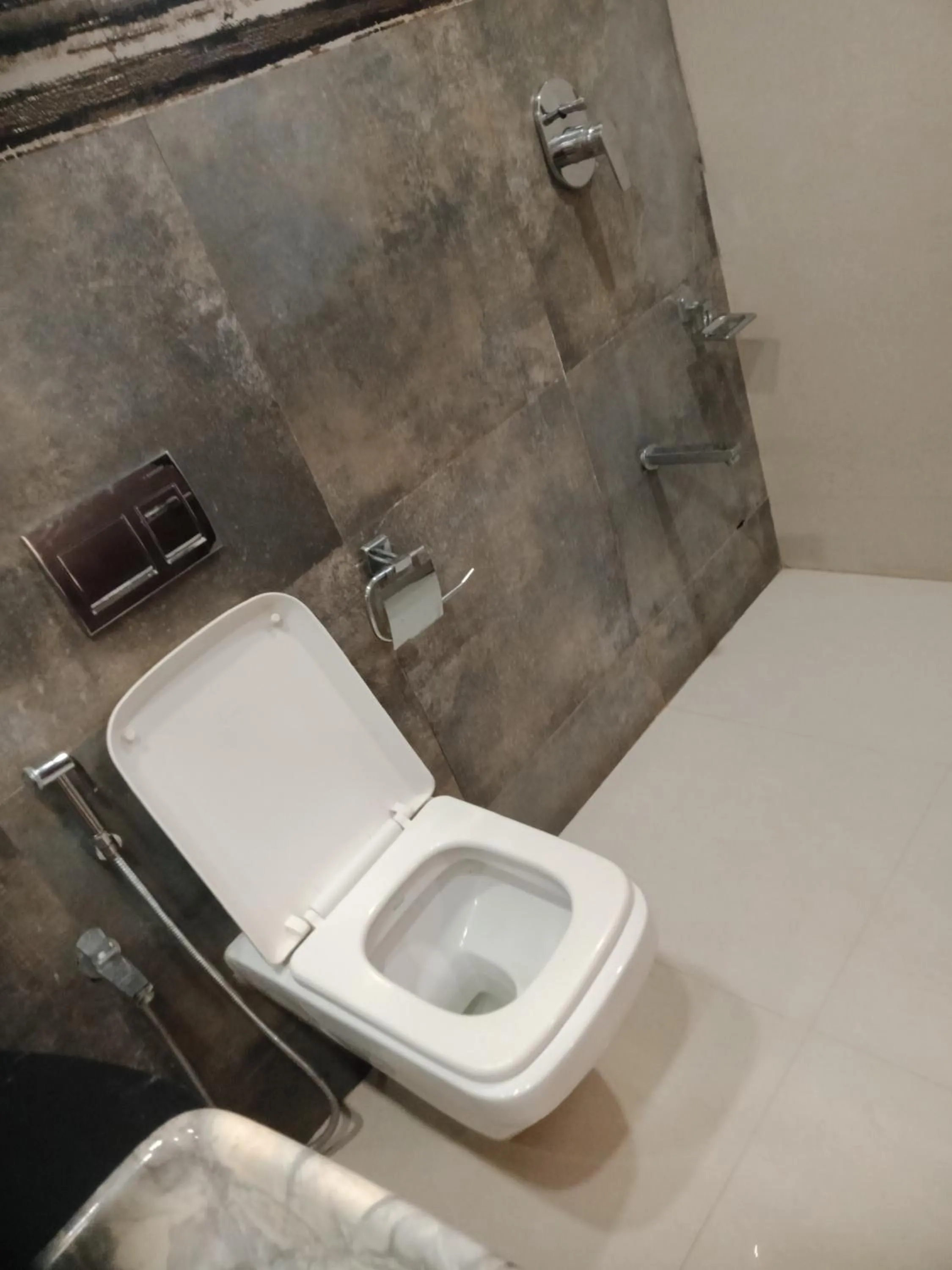 Toilet in HOTEL AIRPORT INN ONE