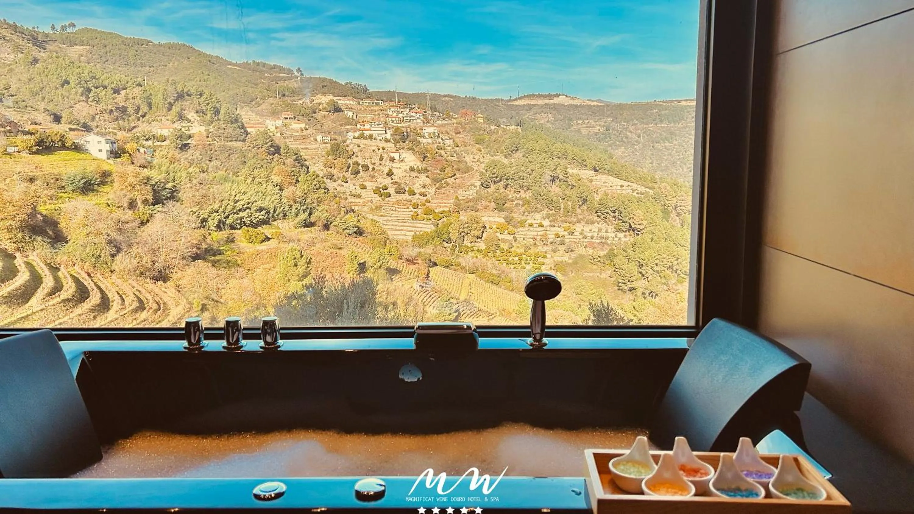 Hot Tub in MW Douro Wine & Spa