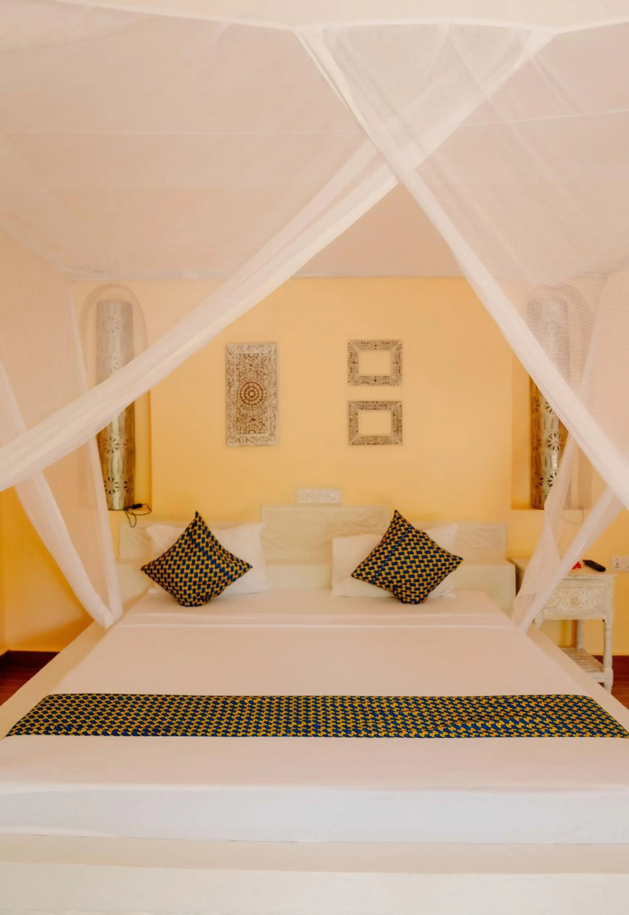 Bed in Pearl Beach by Sansi