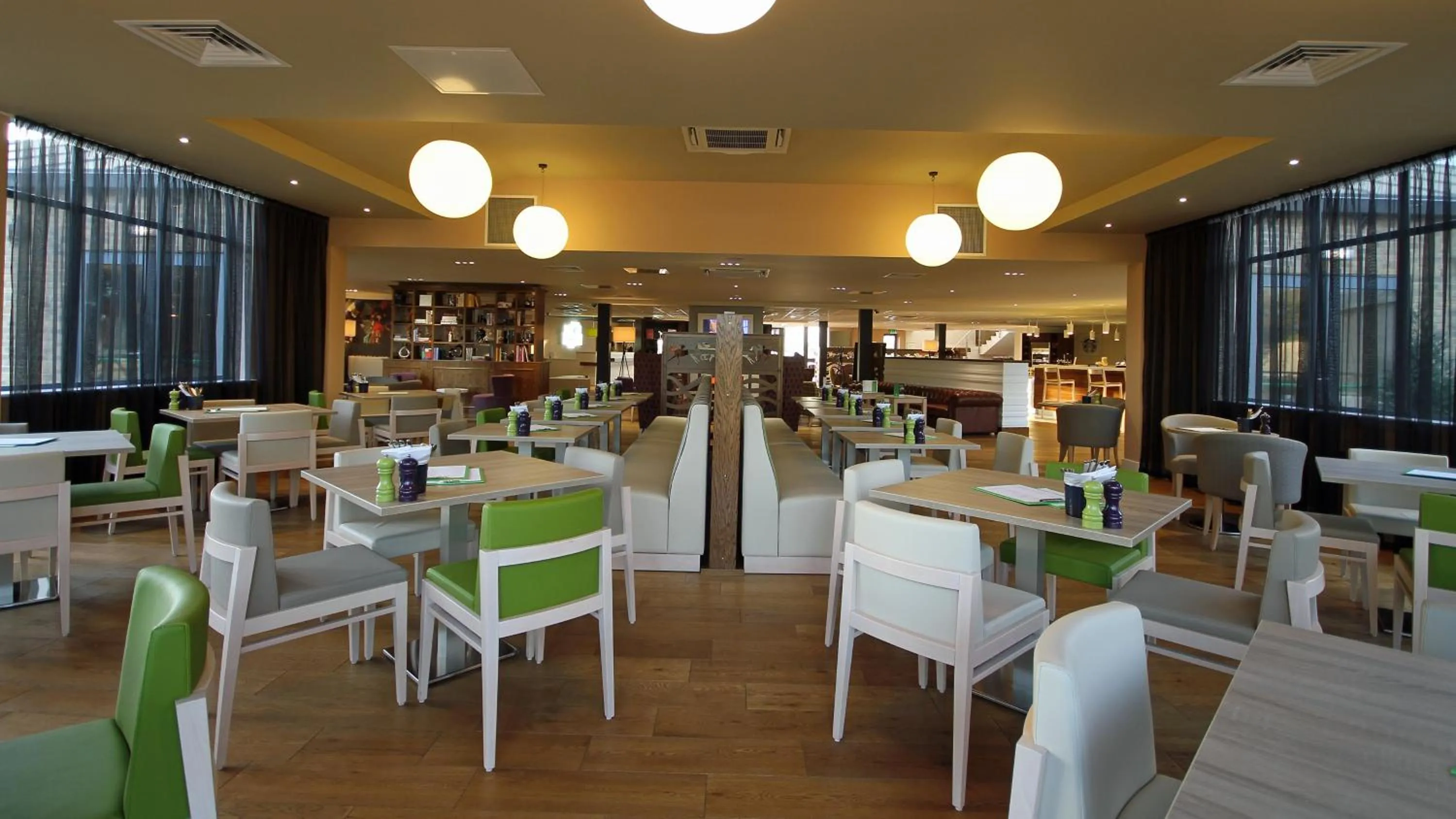 Restaurant/places to eat in Holiday Inn Huntingdon Racecourse by IHG