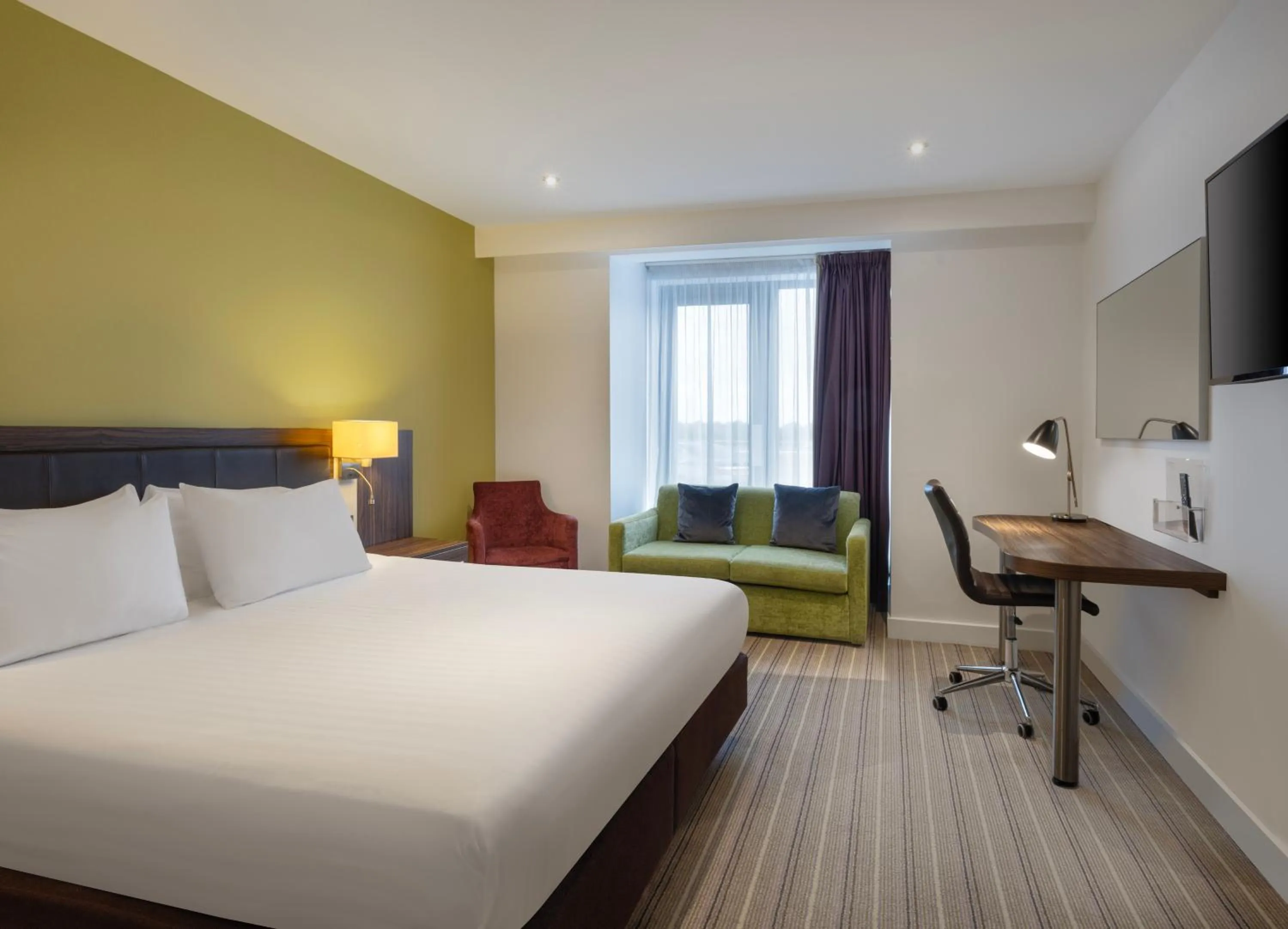 Bedroom, Bed in Holiday Inn Huntingdon Racecourse by IHG