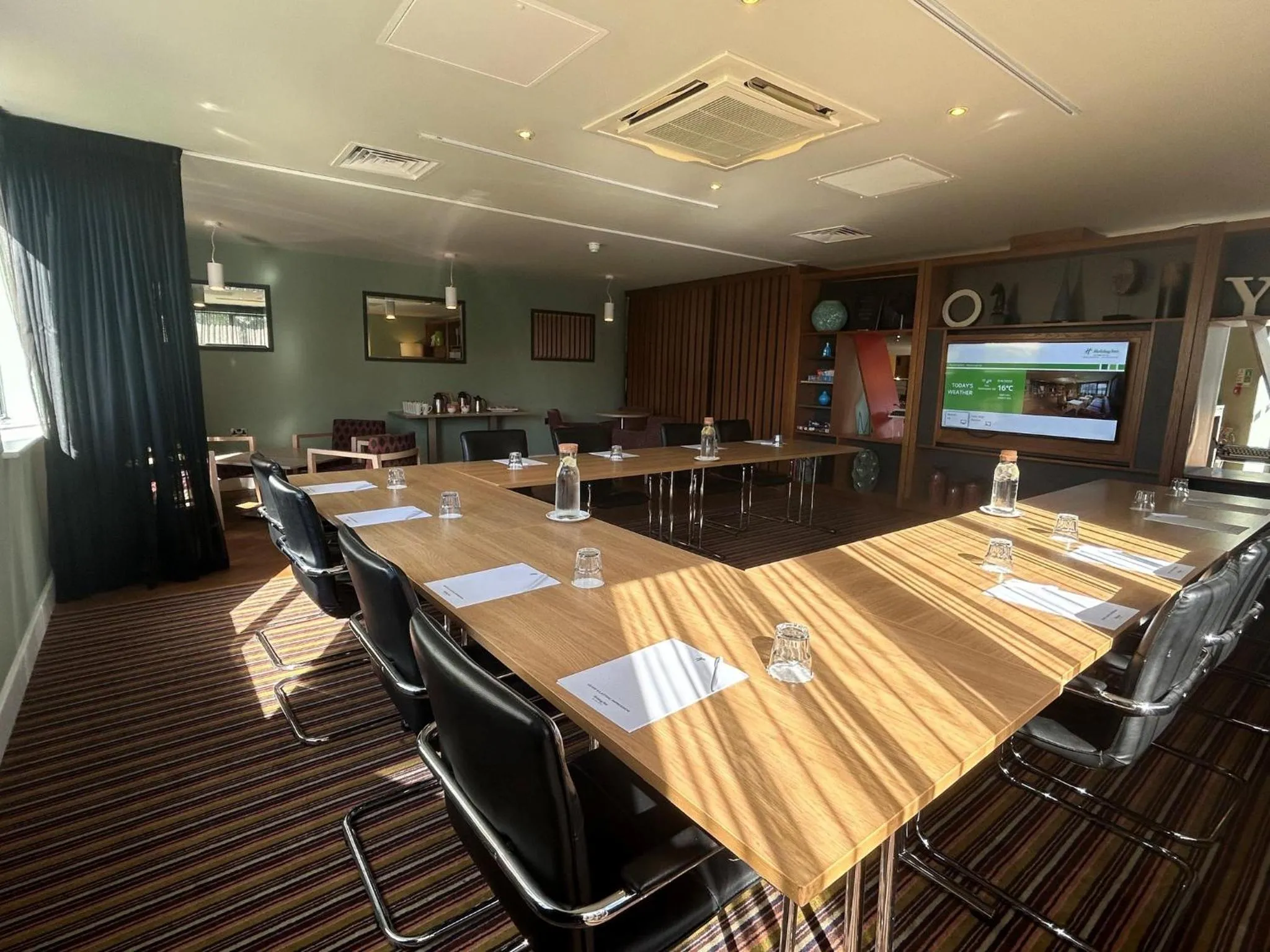 Meeting/conference room in Holiday Inn Huntingdon Racecourse by IHG