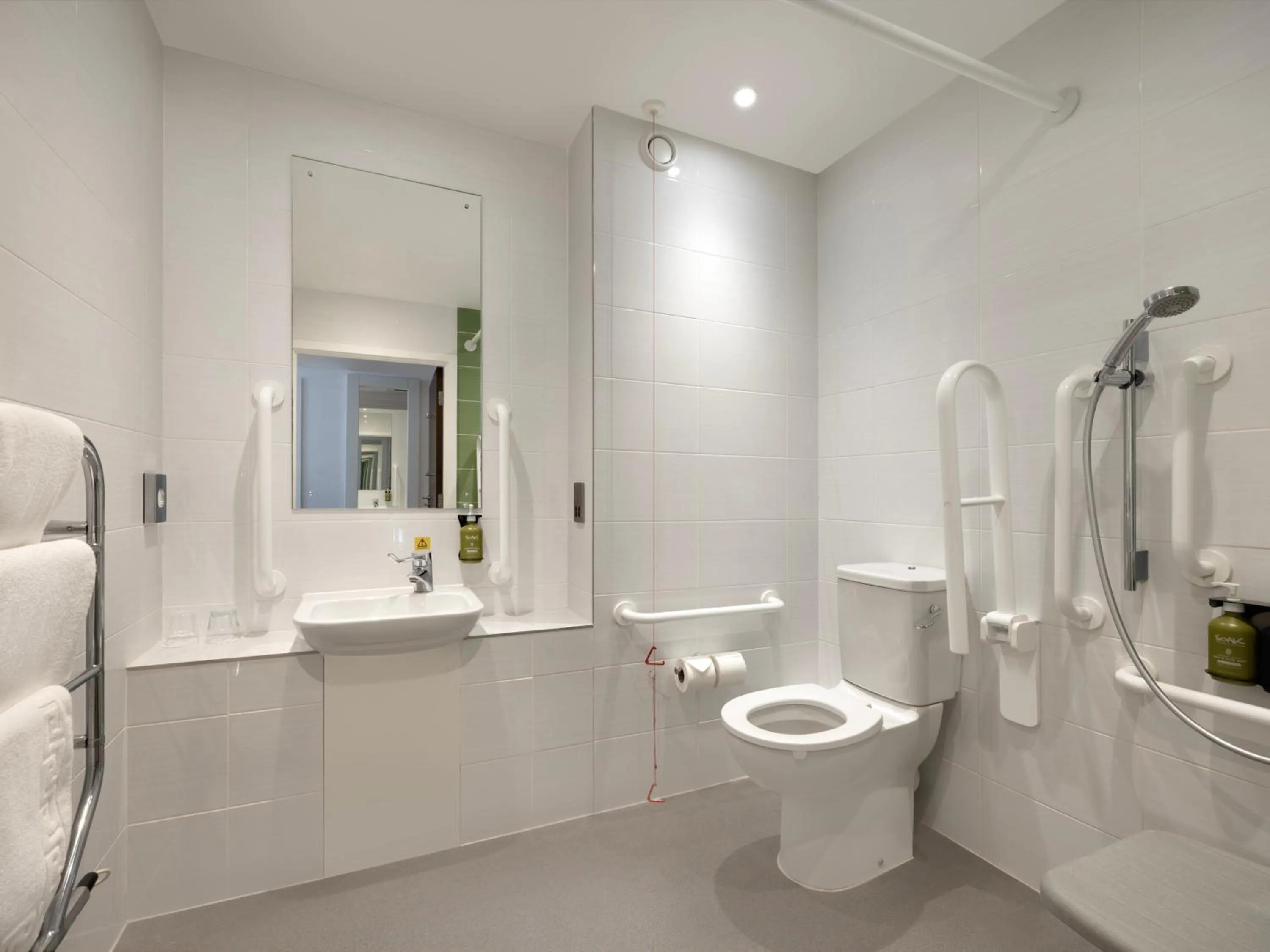 Photo of the whole room in Holiday Inn Huntingdon Racecourse by IHG