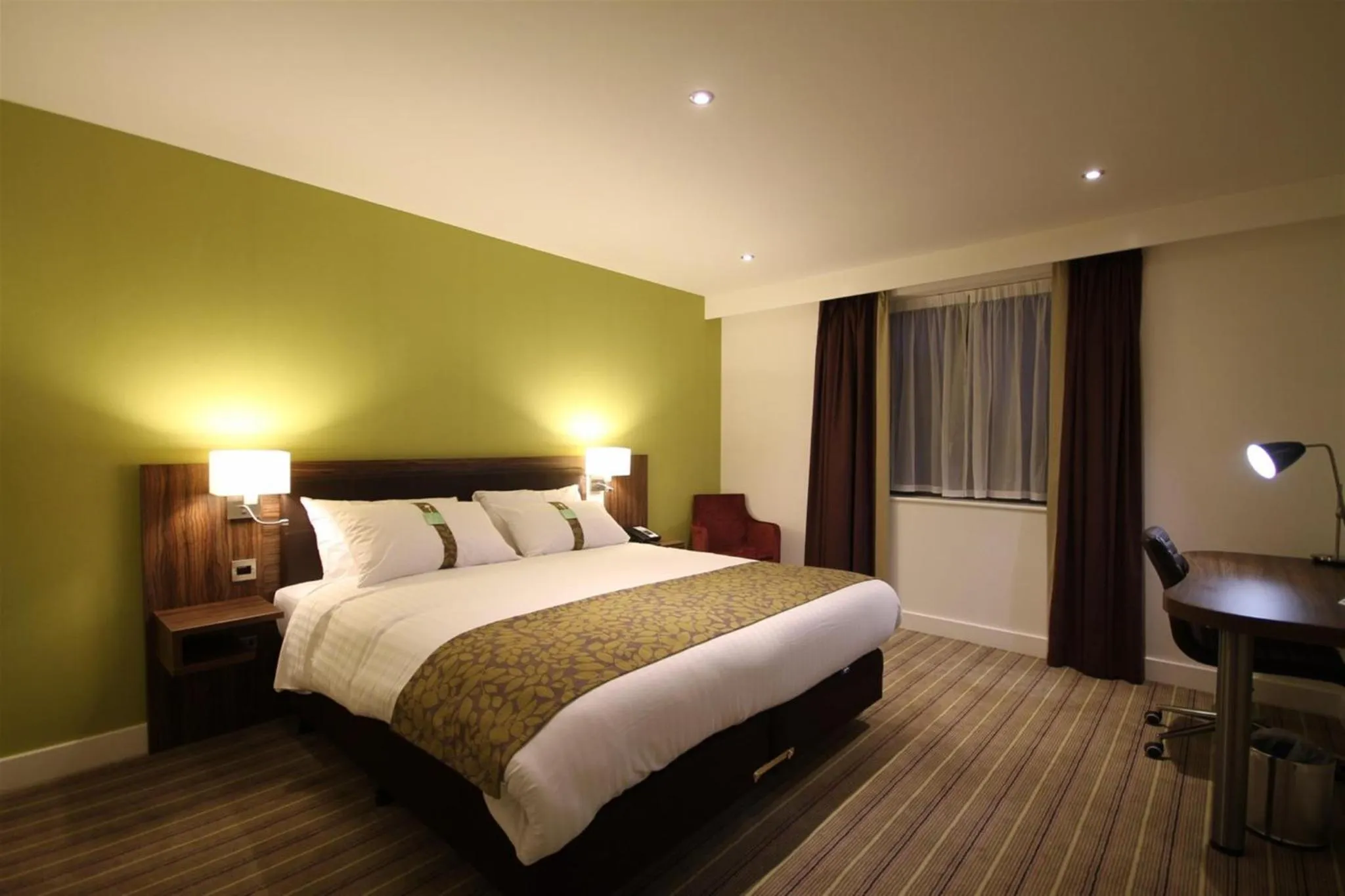 Photo of the whole room, Bed in Holiday Inn Huntingdon Racecourse by IHG