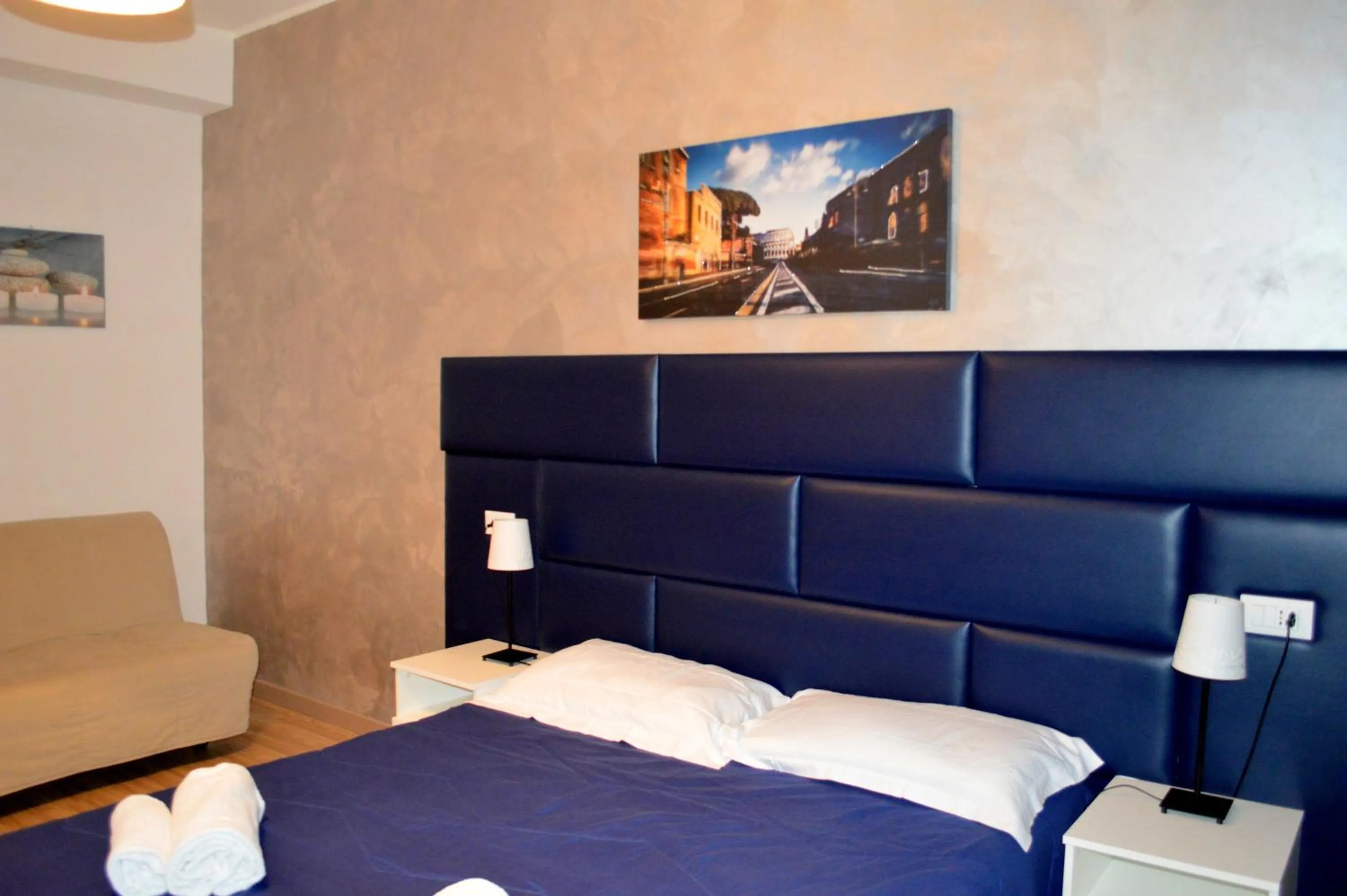 Photo of the whole room, Bed in Check-Inn Rooms