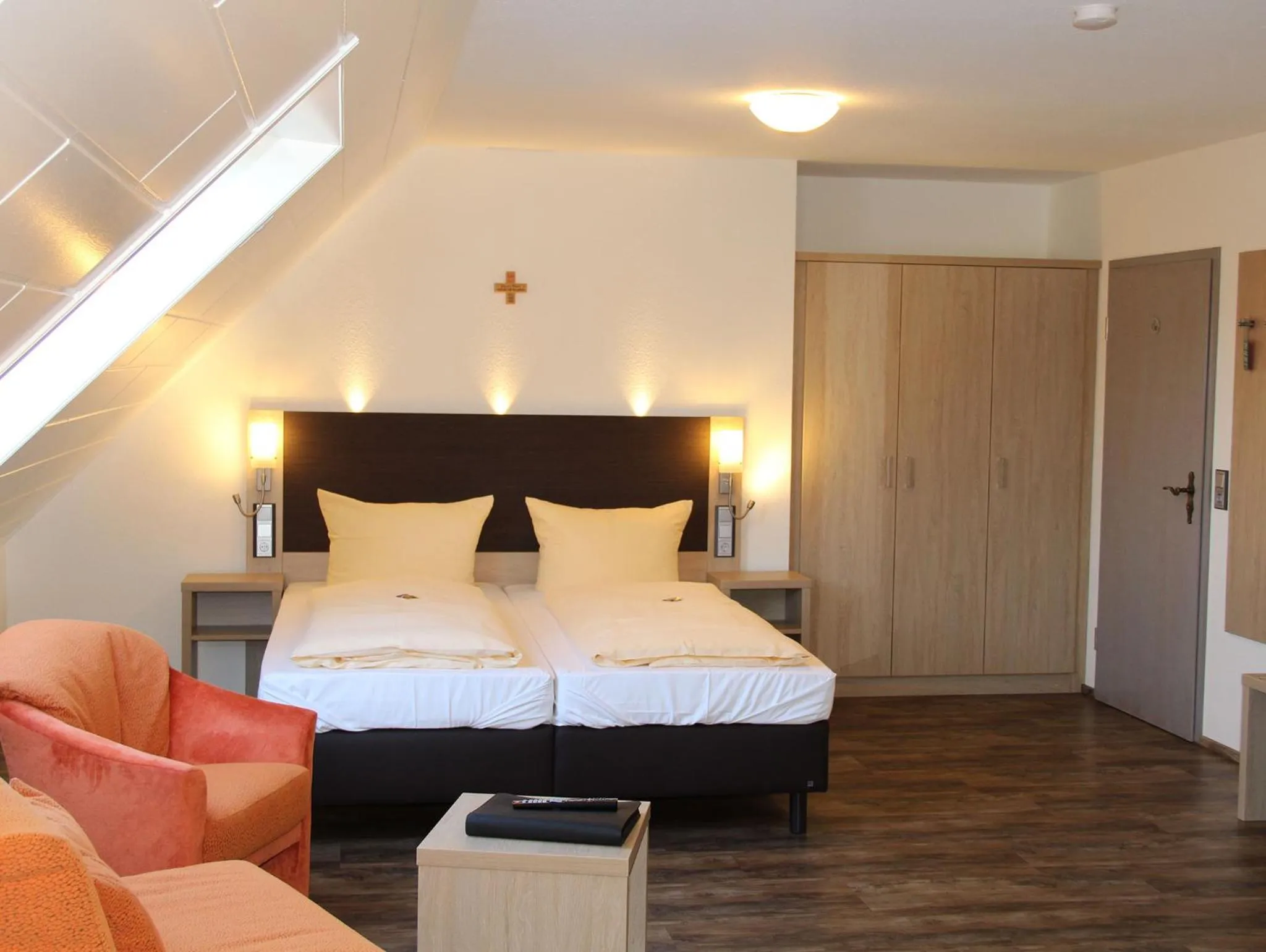 Bedroom, Bed in Hotel Engel