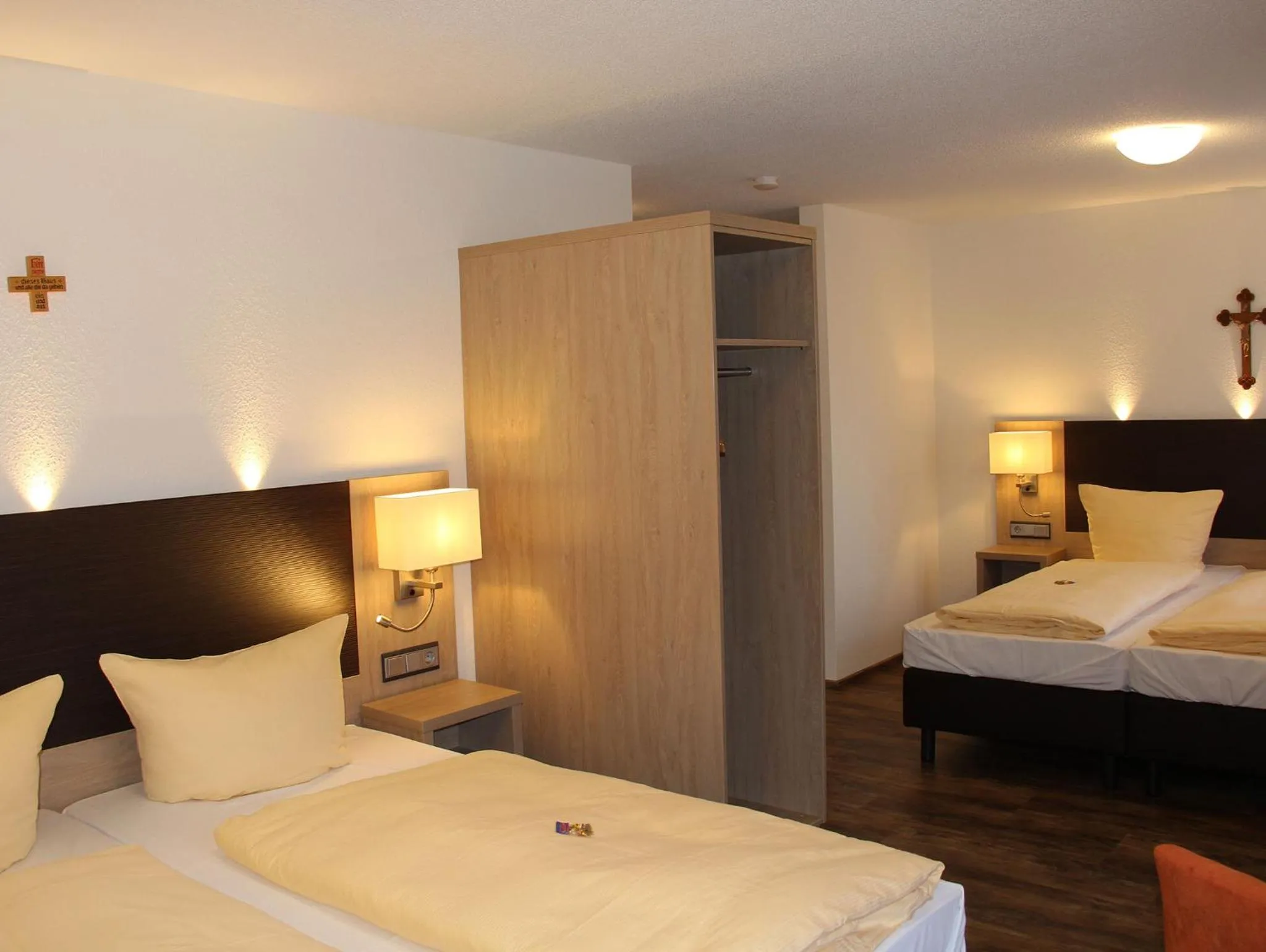 Bedroom, Bed in Hotel Engel