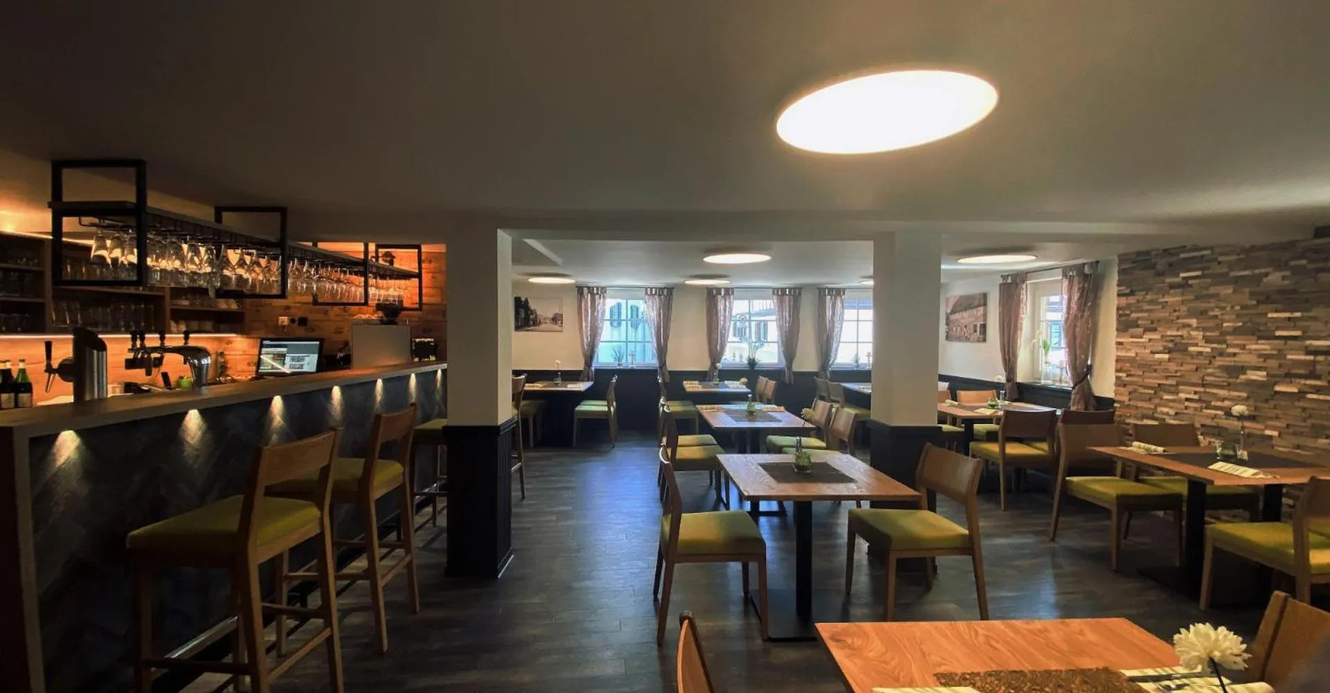 Restaurant/places to eat in Hotel Engel