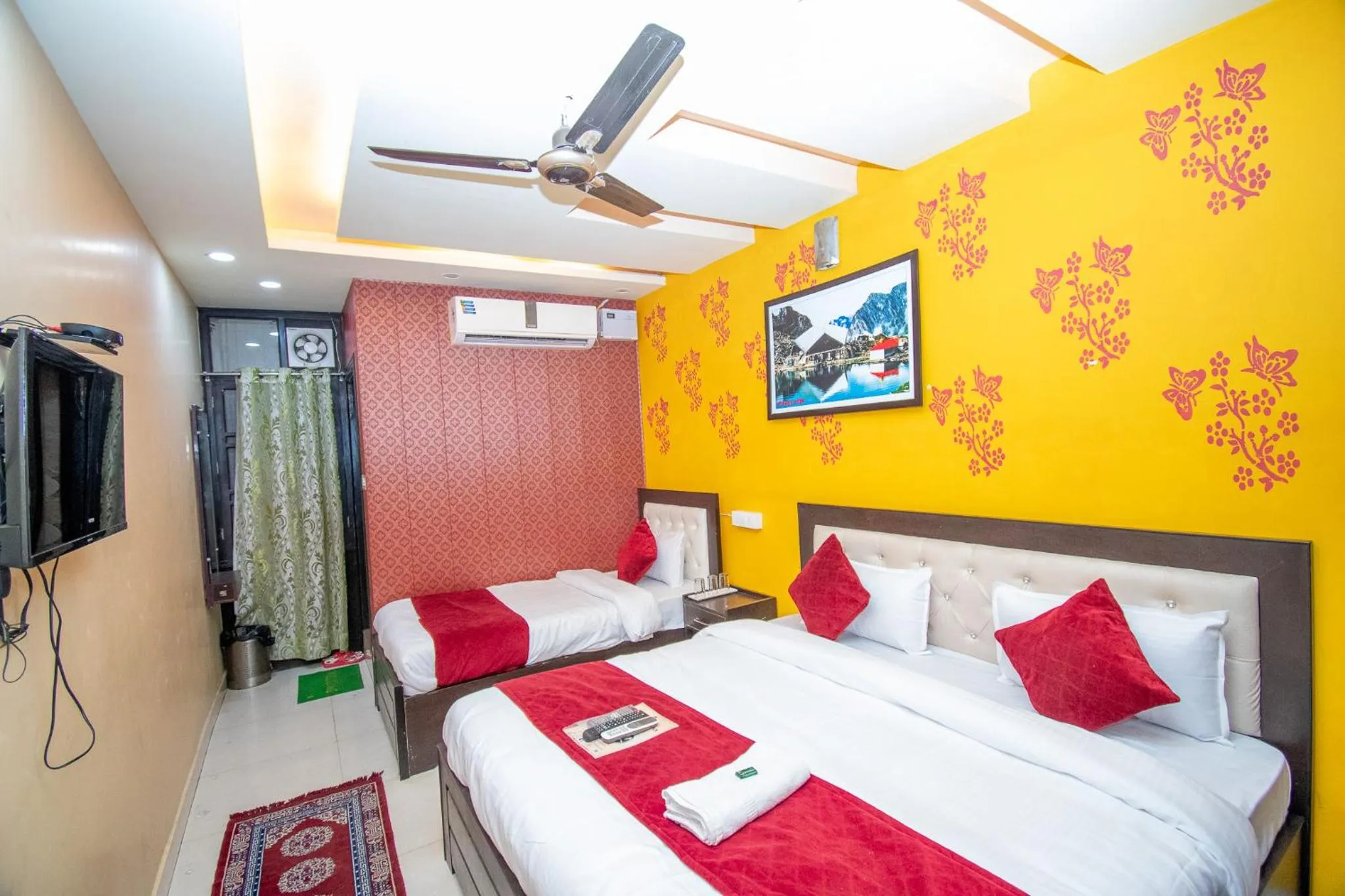 Bed in Hotel Dev Bhoomi Inn