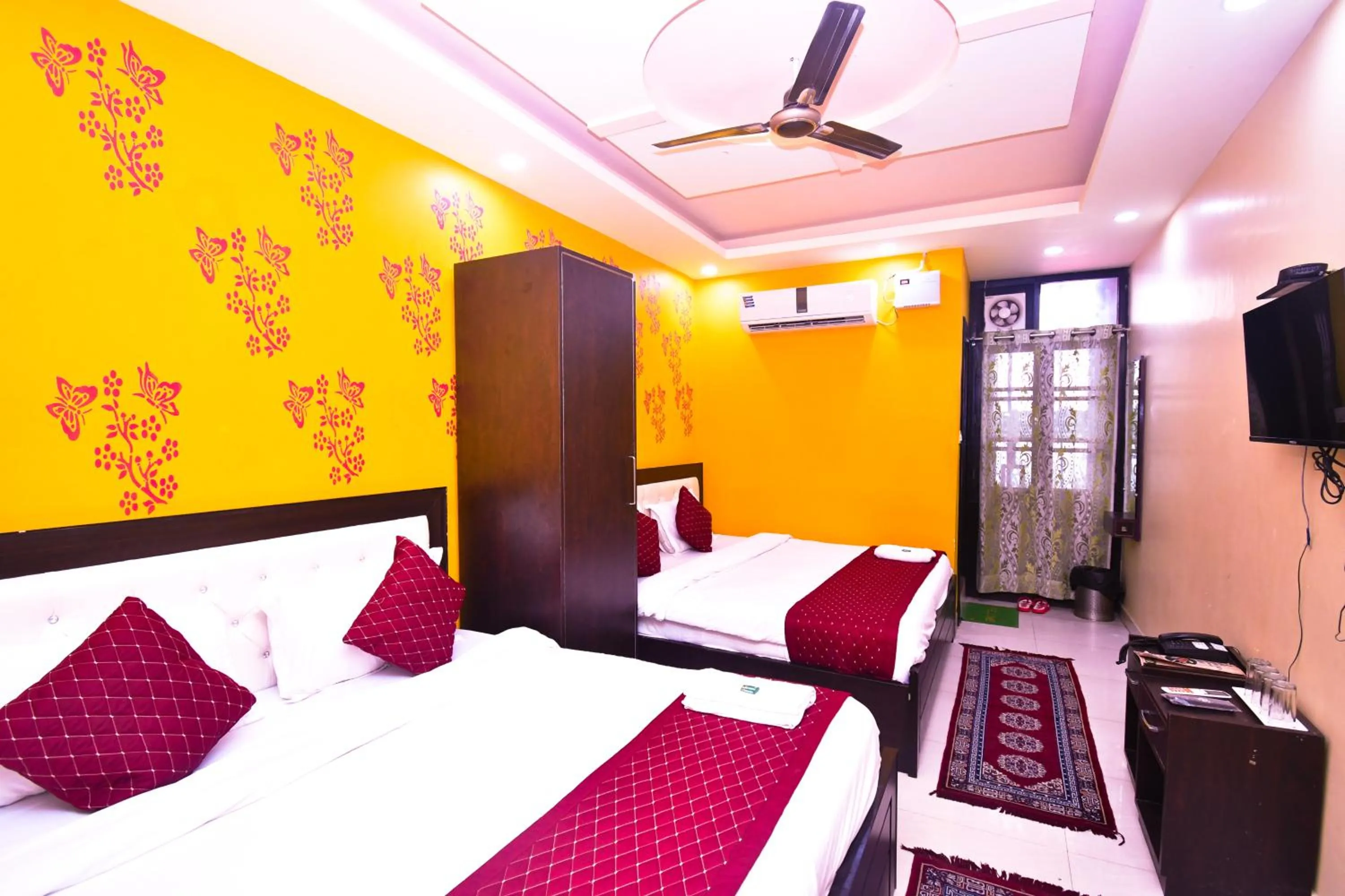 Bed in Hotel Dev Bhoomi Inn
